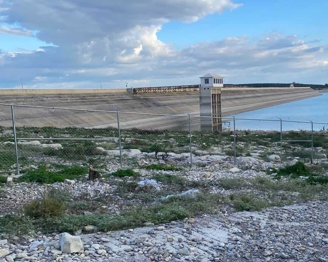 La presa Don Mart&iacute;n en nivel cr&iacute;tico