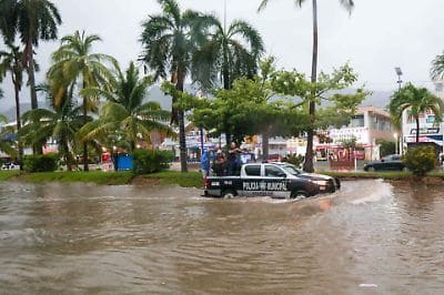Huracán Simón se intensifica a categoría 2: Conagua advierte a Jalisco y Colima