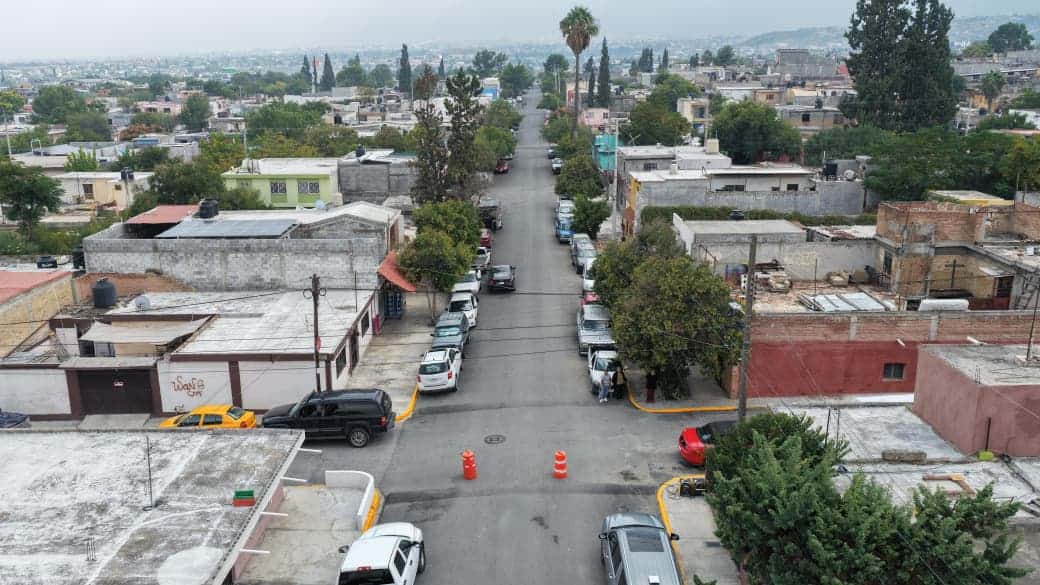 Javier D&iacute;az Gonz&aacute;lez entrega obras de repavimentaci&oacute;n en Saltillo