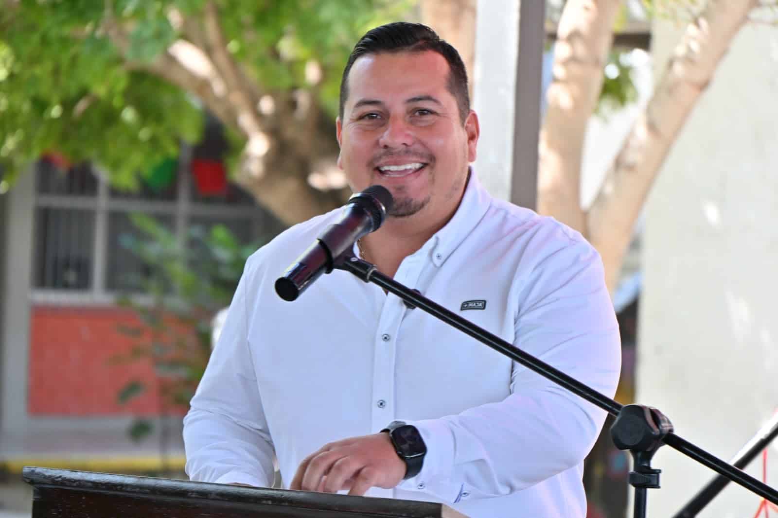 Javier Flores inicia pl&aacute;ticas sobre salud mental en San Buenaventura