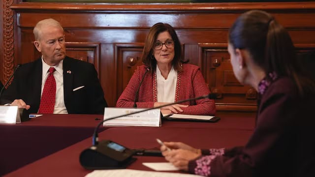 Claudia Sheinbaum aclara reunión económica con Ronald Johnson