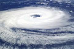 Ciclón Simón genera alerta en costas de México: vientos de 215 km/h Ciclón Simón genera alerta en costas de México: vientos de 215 km/h