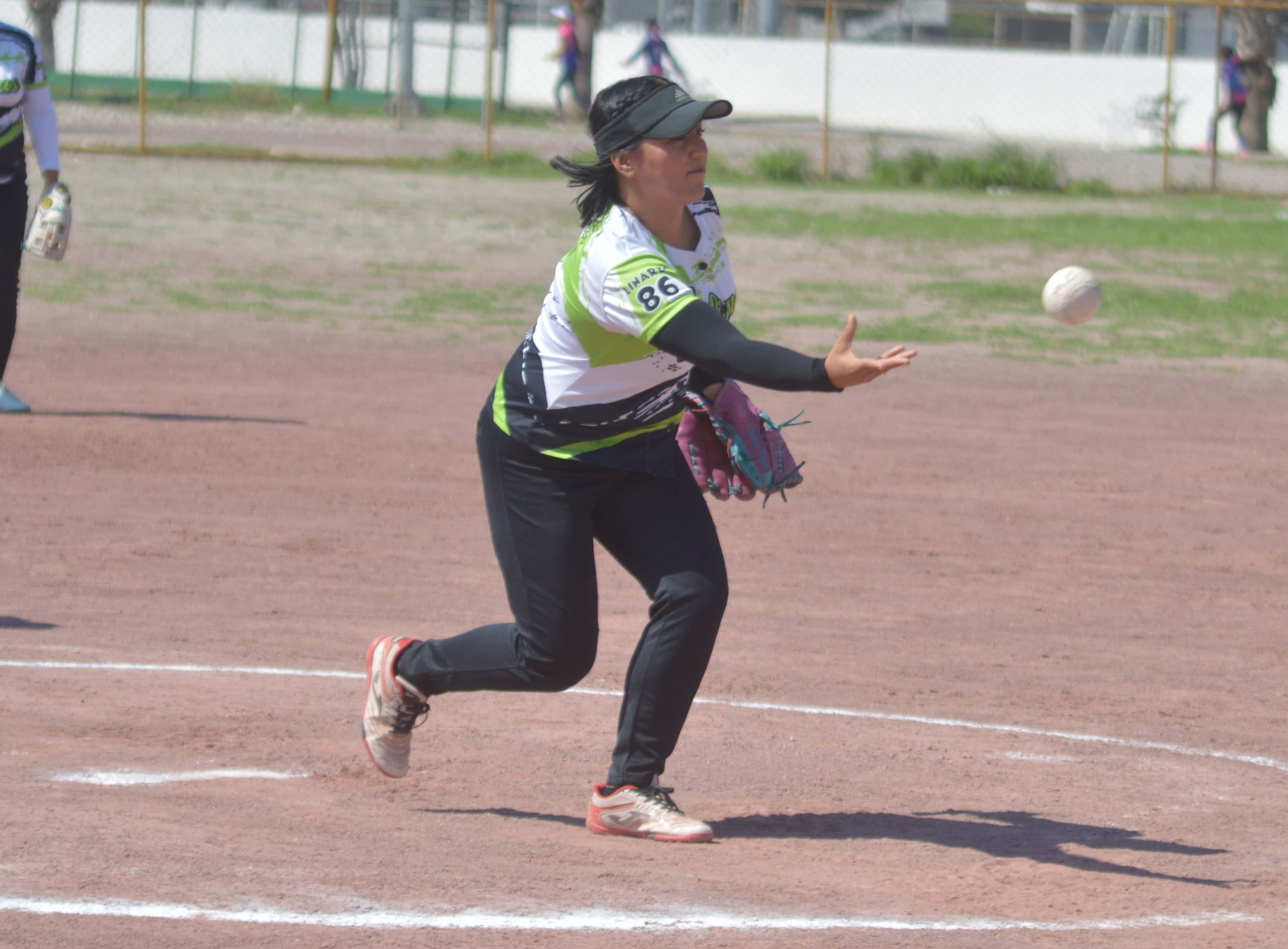 Linces arrasan con Felinas: 20-10 en la Liga de Softbol Femenil
