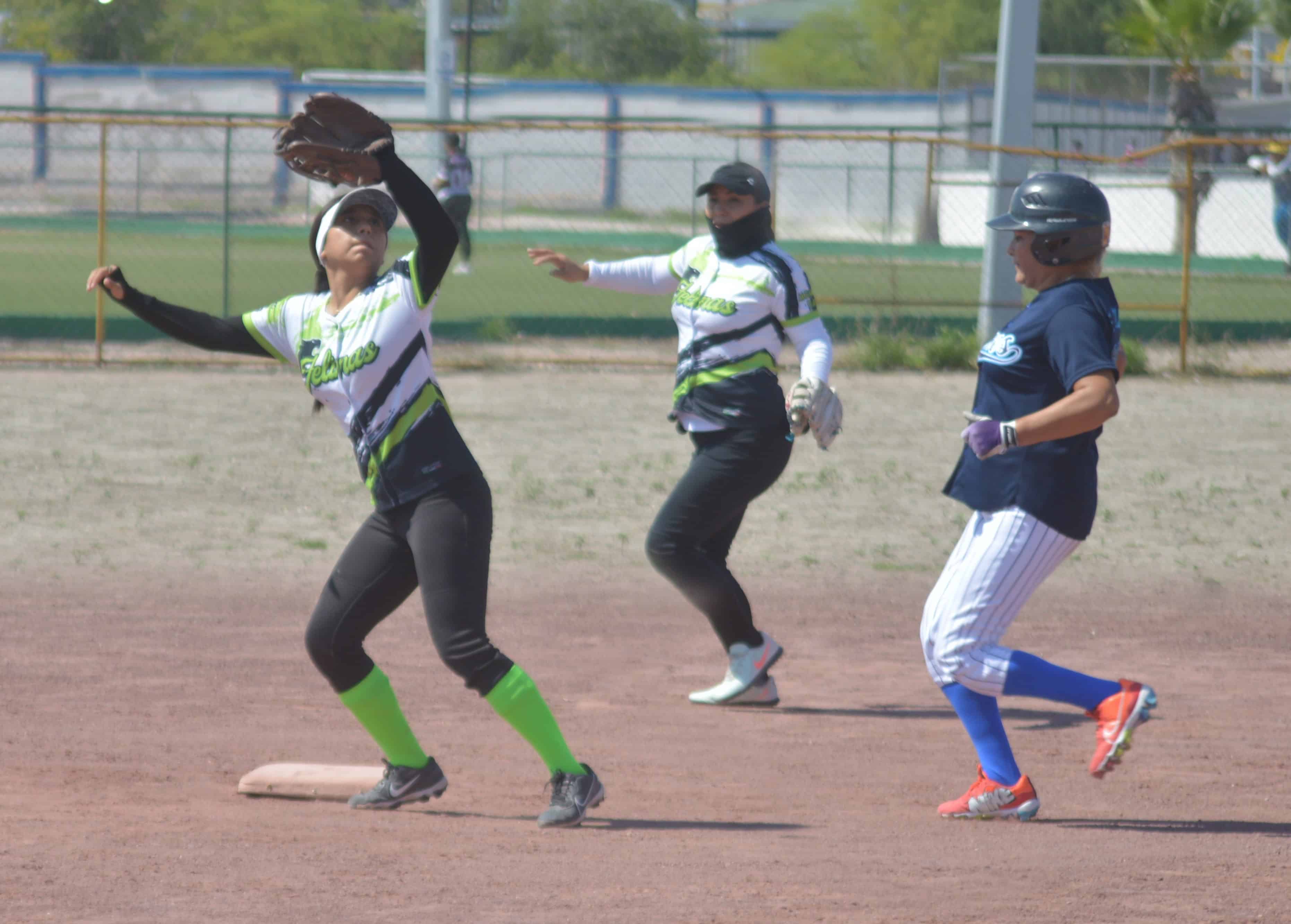 Linces arrasan con Felinas: 20-10 en la Liga de Softbol Femenil