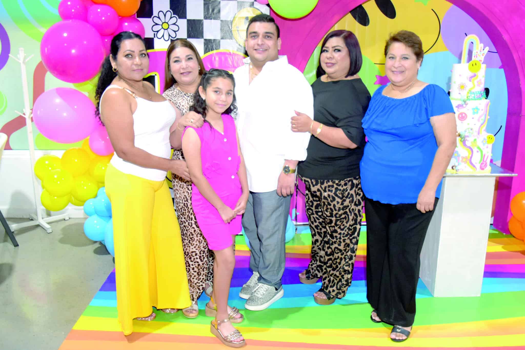 Fiesta de cumplea&ntilde;os de Alejandra Garza re&uacute;ne a su familia