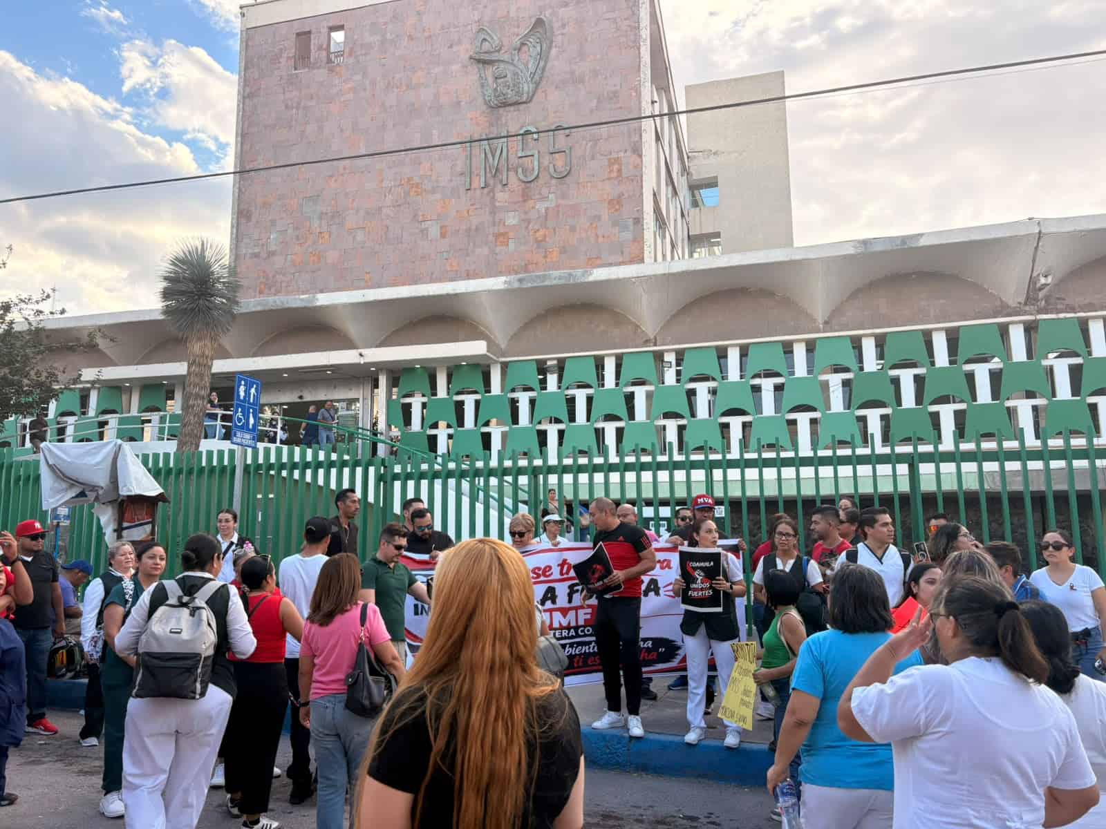 Monclova: Pacientes enfrentan retrasos en tratamientos por falta de m&eacute;dicos