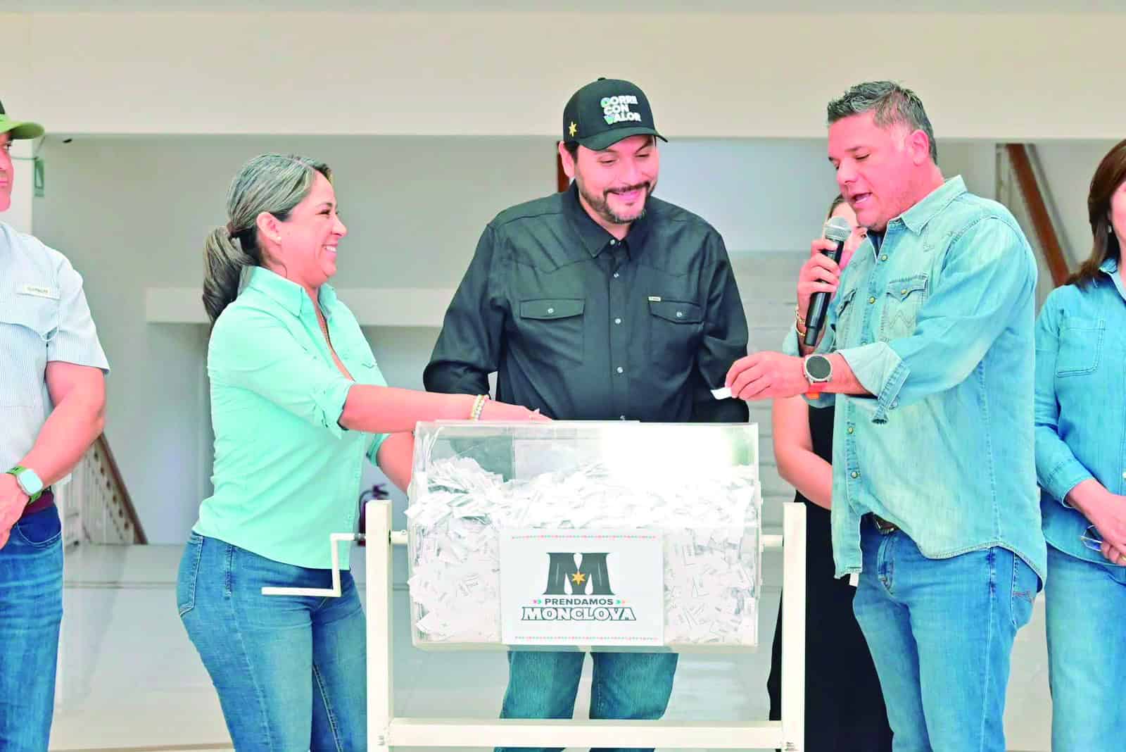 Premian a contribuyentes con viajes a Mazatl&aacute;n
