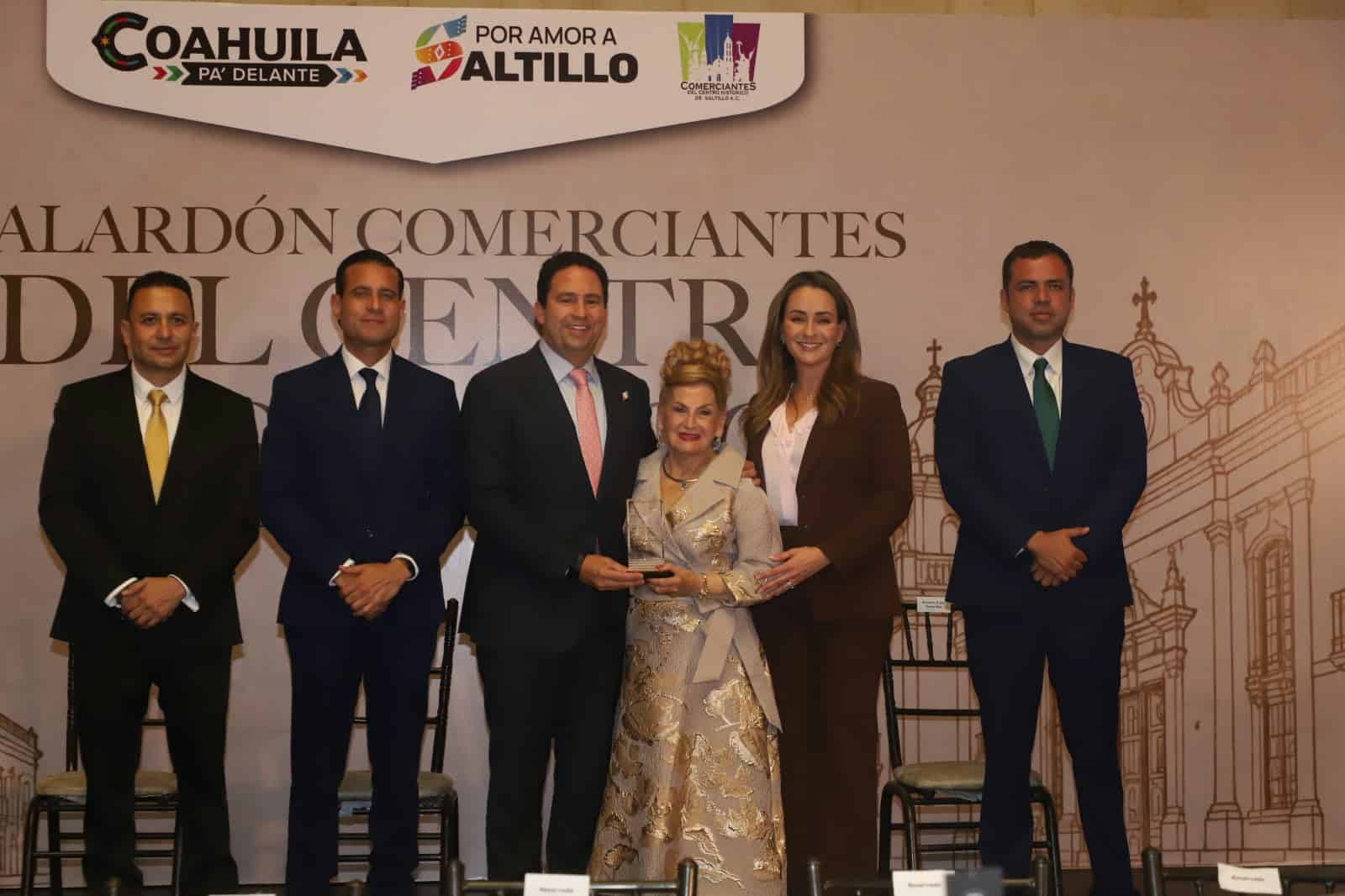 Homenaje a comerciantes por trayectoria y legado