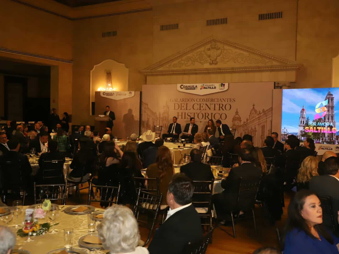 Homenaje a comerciantes por trayectoria y legado