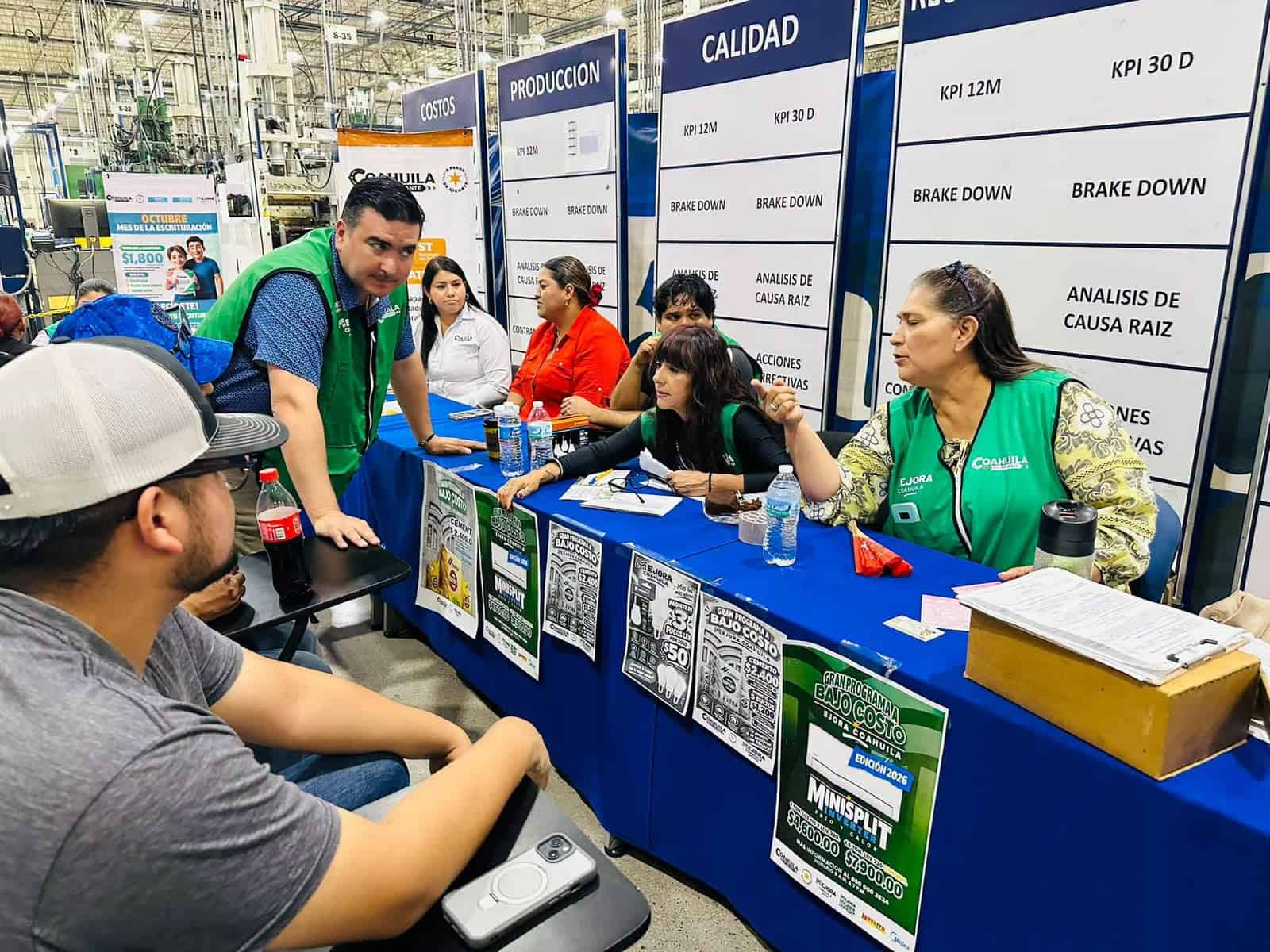 Acercan servicios estatales a trabajadores de maquila