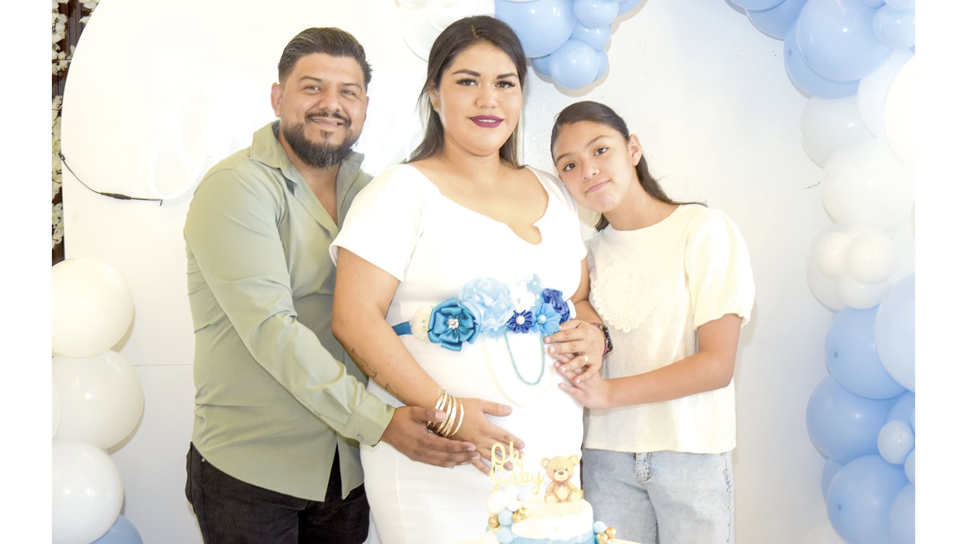 Katya Jim&eacute;nez celebra baby shower para su segundo hijo en Monclova