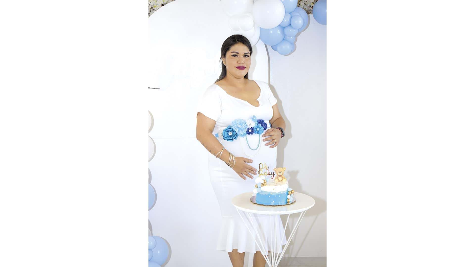 Katya Jim&eacute;nez celebra baby shower para su segundo hijo en Monclova