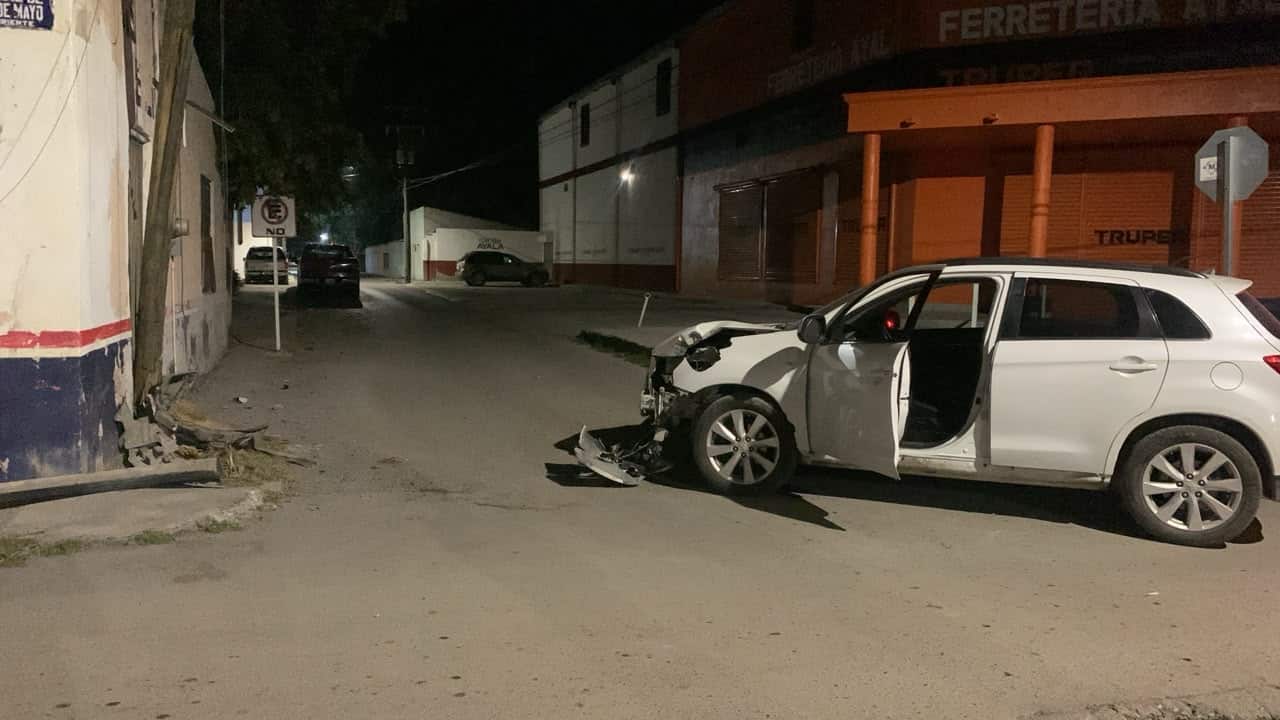 Mando Coordinado asegura veh&iacute;culo tras accidente en M&uacute;zquiz