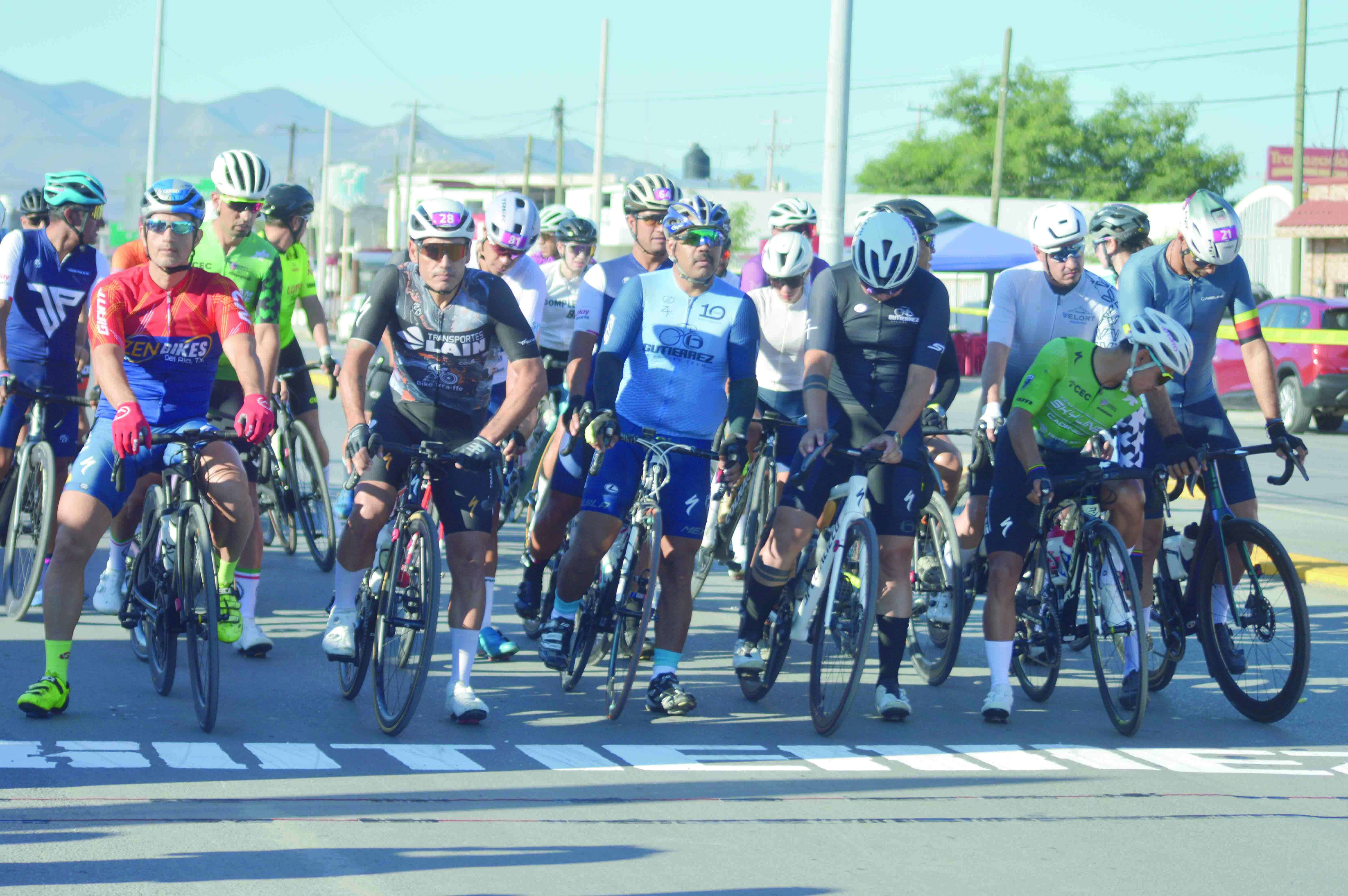 Ciclistas se preparan para el Giro Guti&eacute;rrez 2026 en la Regi&oacute;n Carbon&iacute;fera