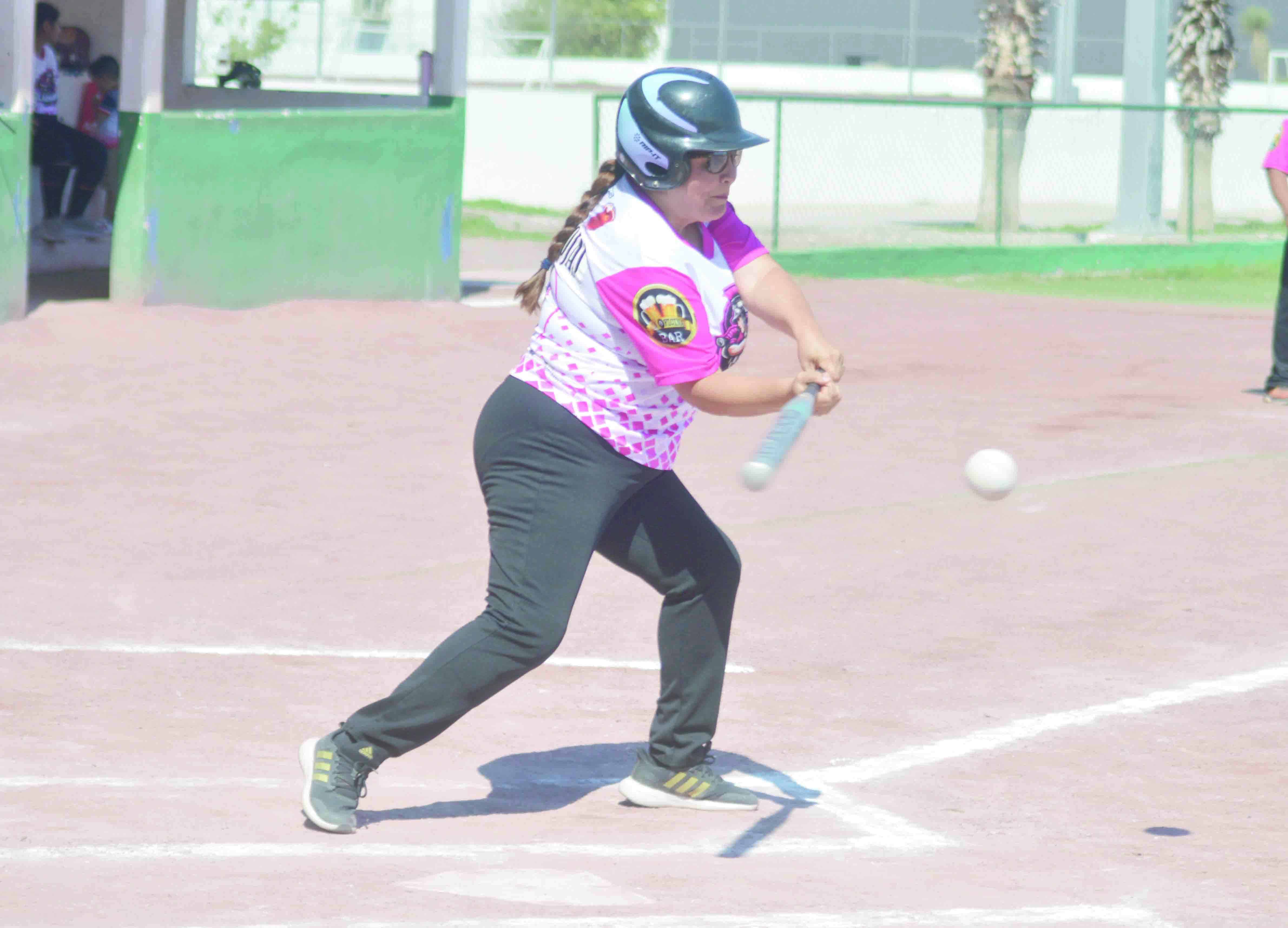 Potras vencen a Gladiadoras: triunfo en softbol Femenil