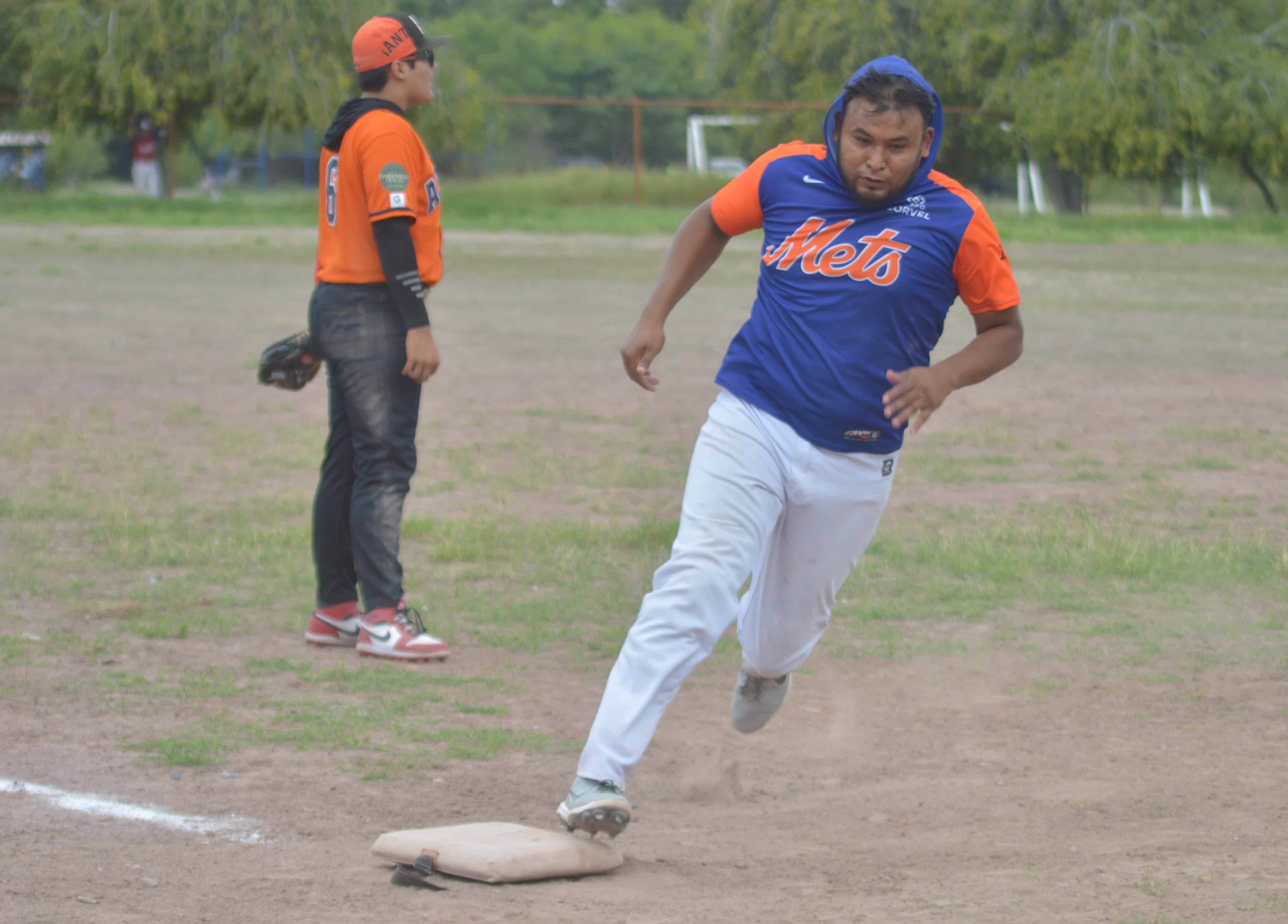 Astros y Mets dividen honores en la Liga de B&eacute;isbol Prendamos Monclova