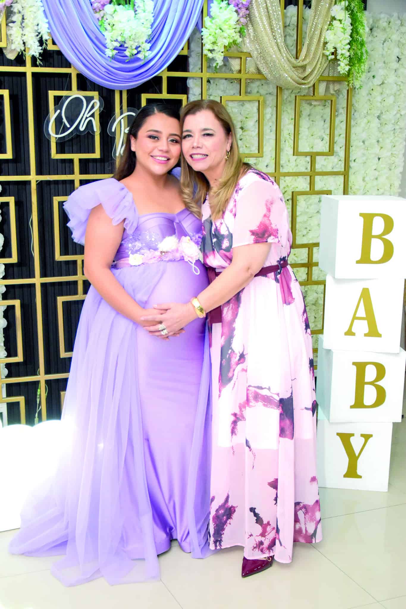 Giovanna Grimaldo celebra su baby shower en Coahuila con familiares y amigos