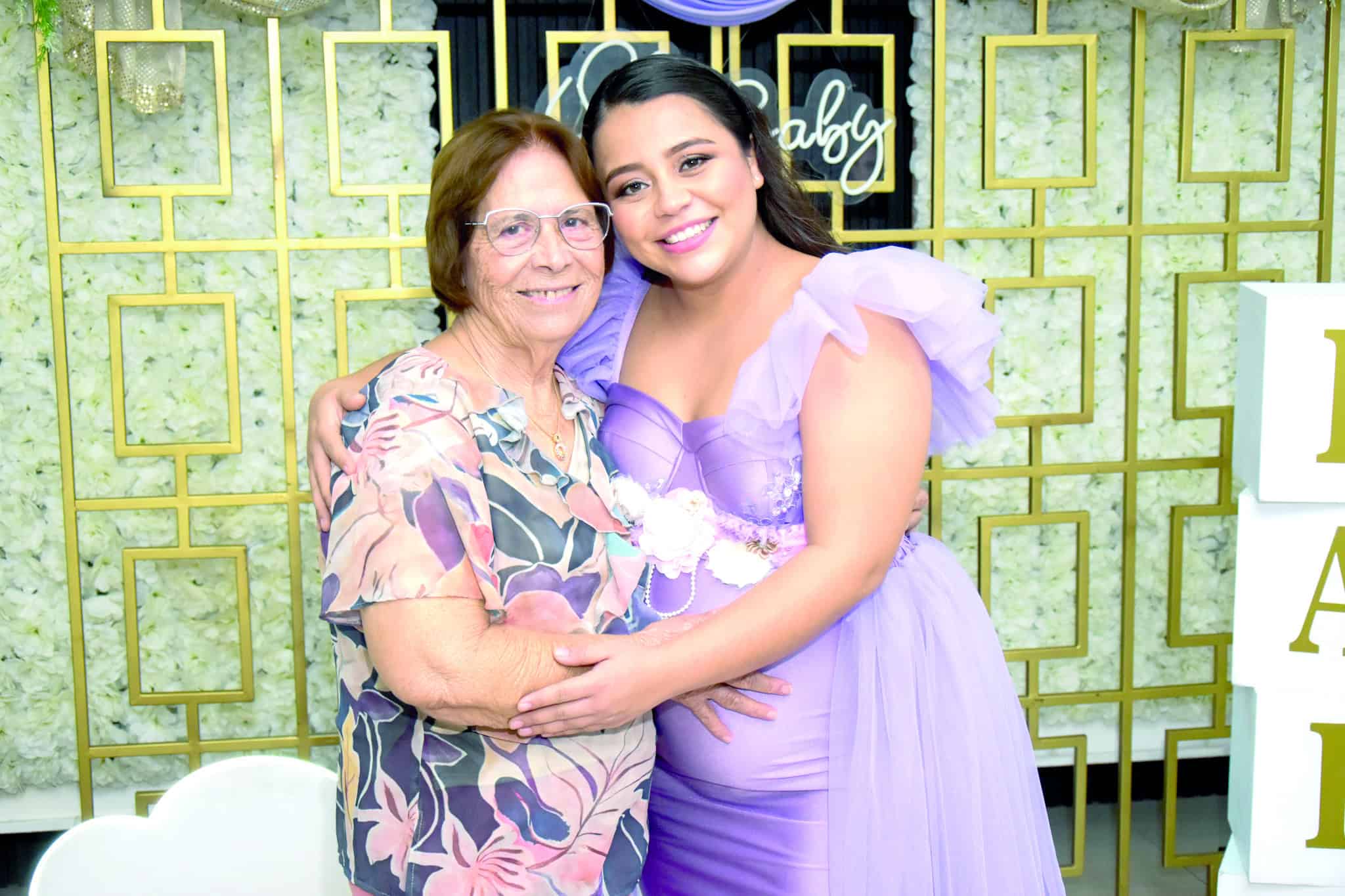 Giovanna Grimaldo celebra su baby shower en Coahuila con familiares y amigos