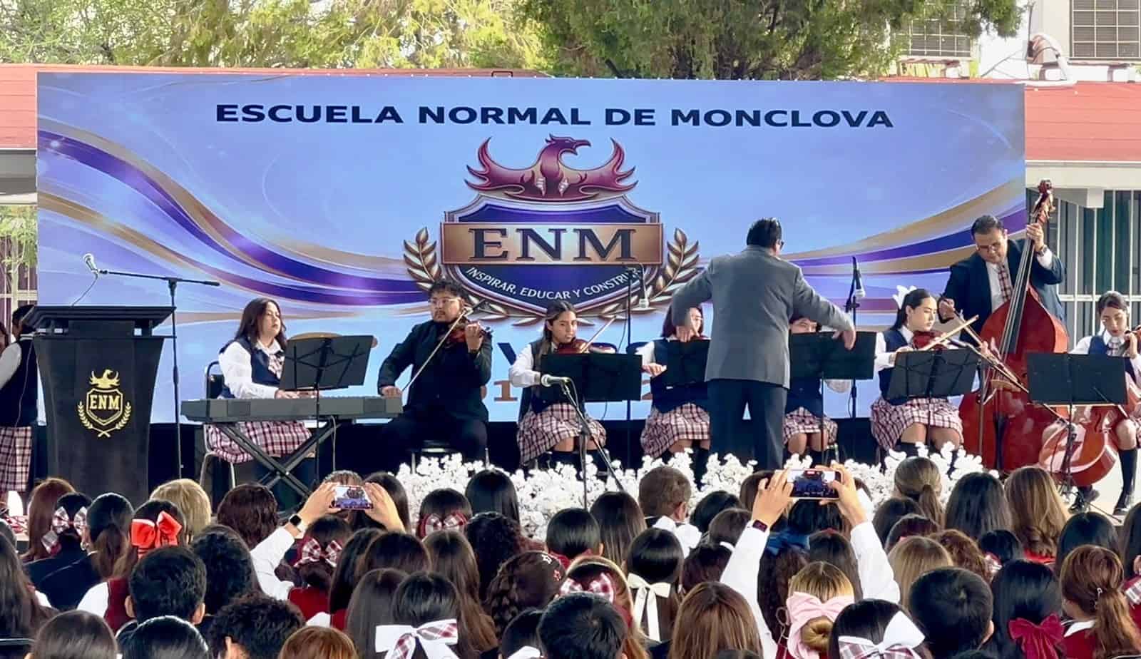 Celebra la Escuela Normal de Monclova su octavo aniversario con crecimiento en matr&iacute;cula
