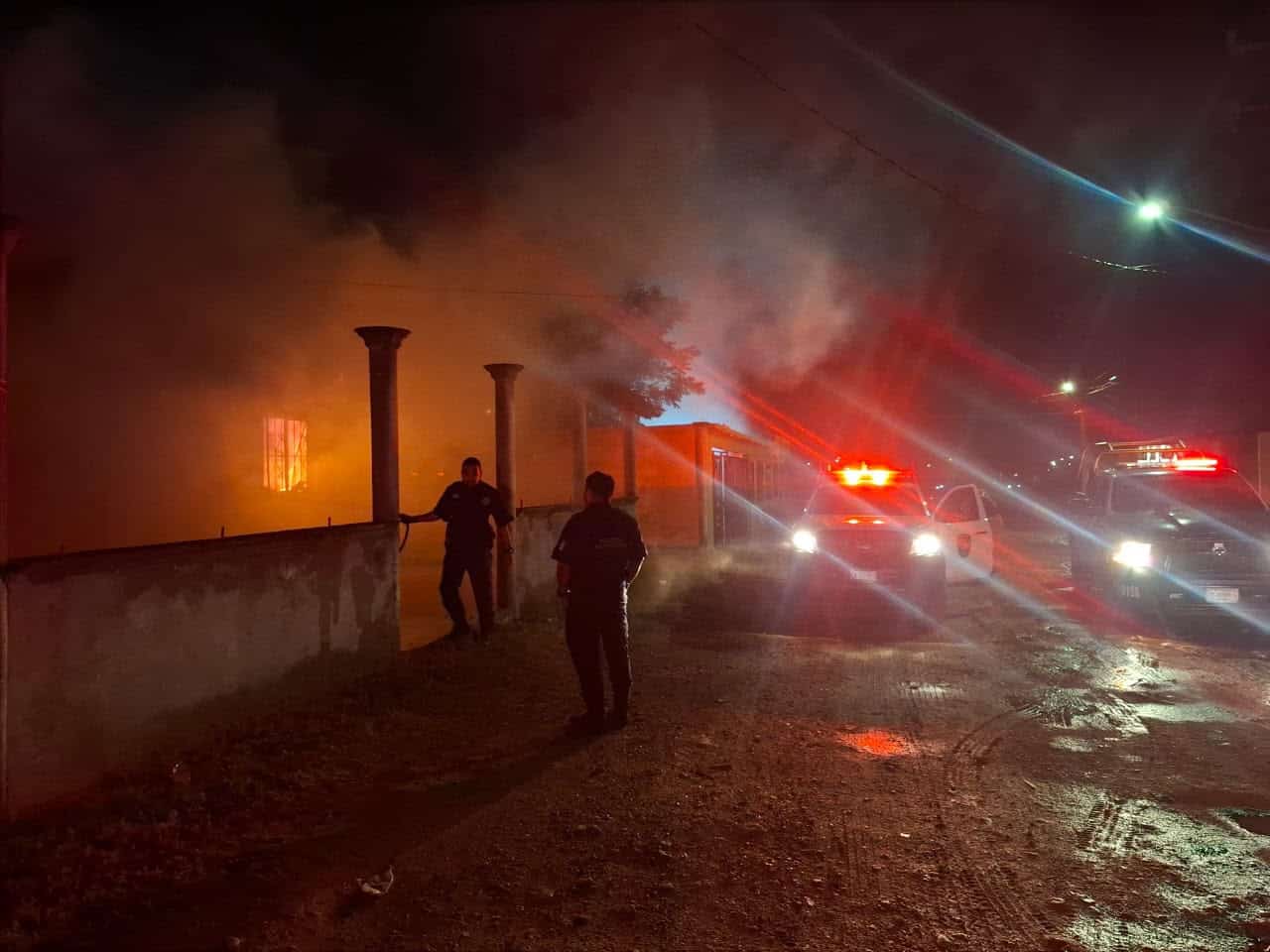 Arde casa en Acu&ntilde;a, queda en p&eacute;rdida total