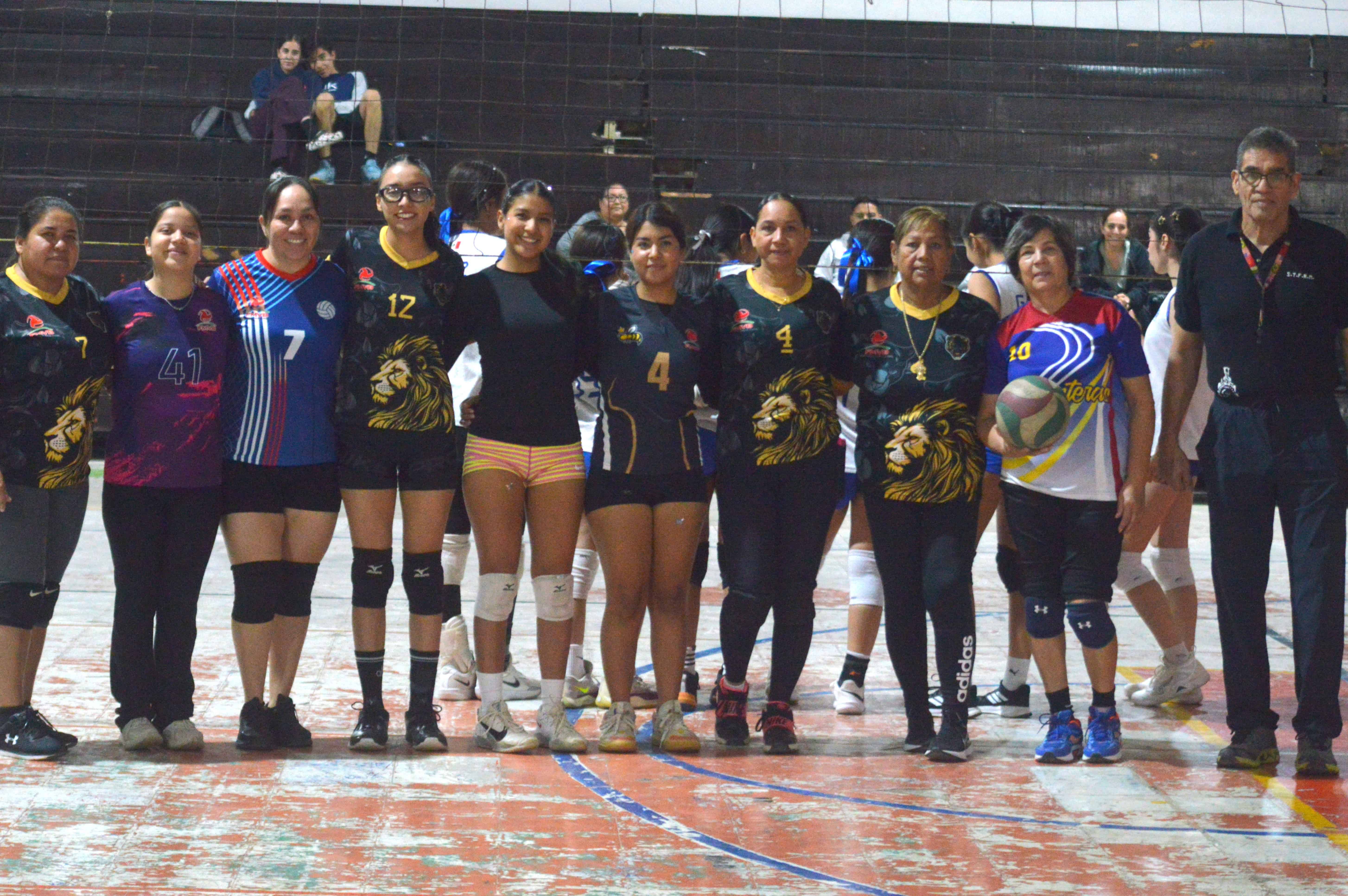 Leonas se coronan campeonas en la Liga de Voleibol Rangelitos