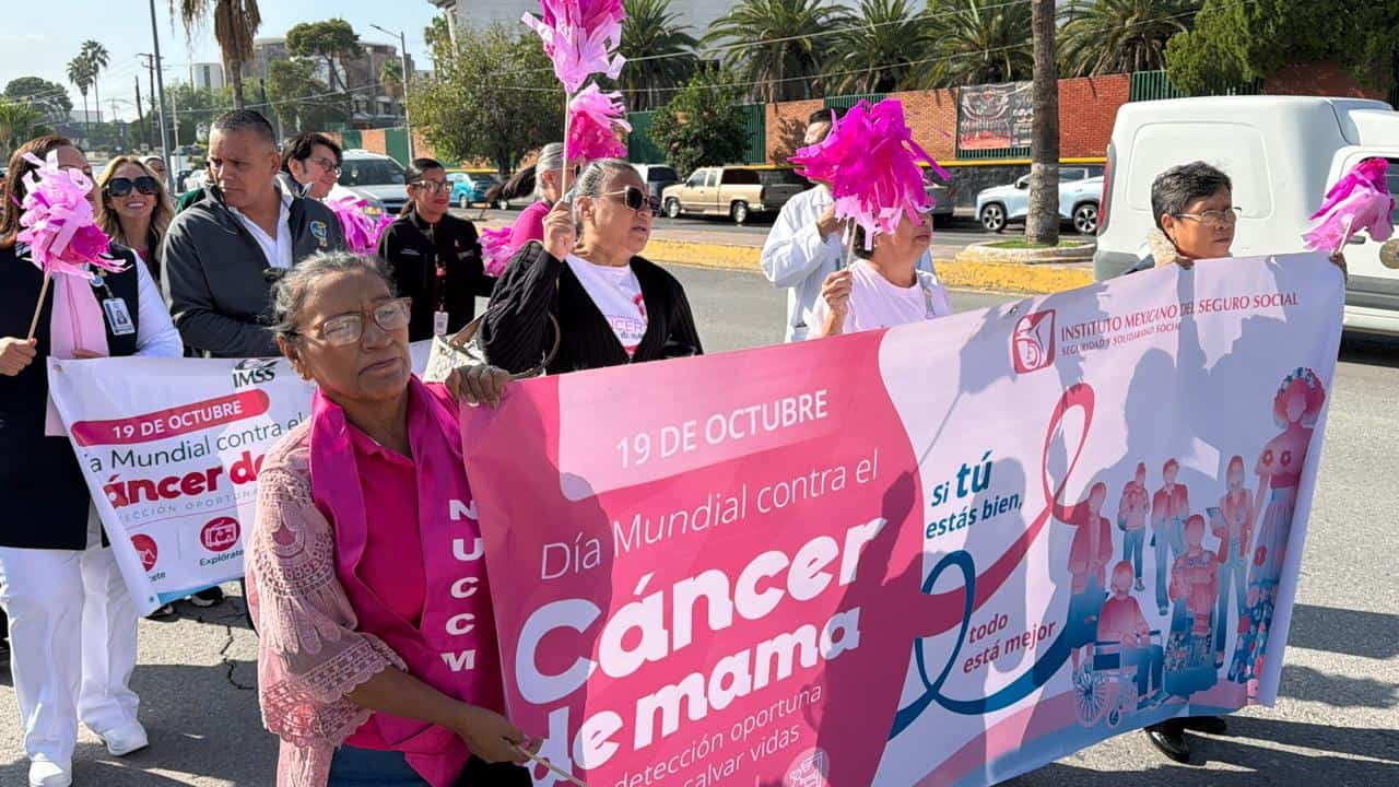 IMSS Monclova realiza marcha para concientizar sobre cáncer de mama
