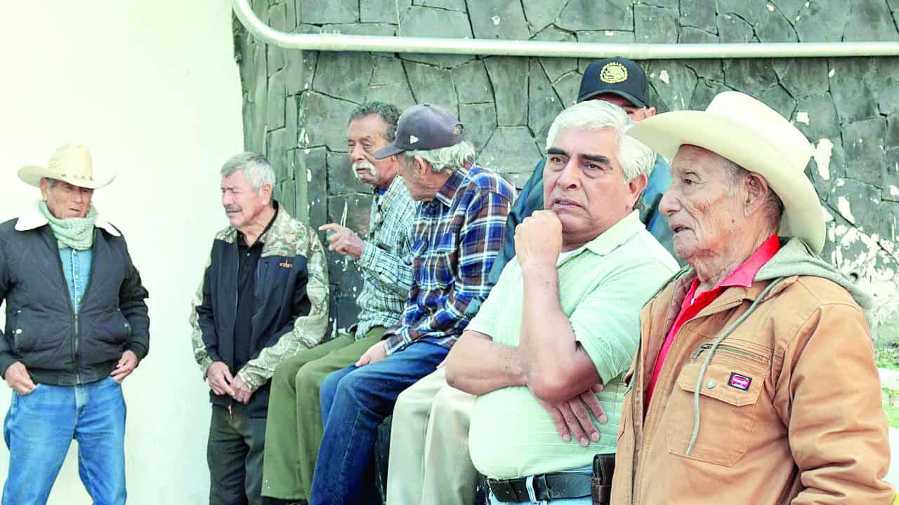 Reclaman pensionados recursos para alzas