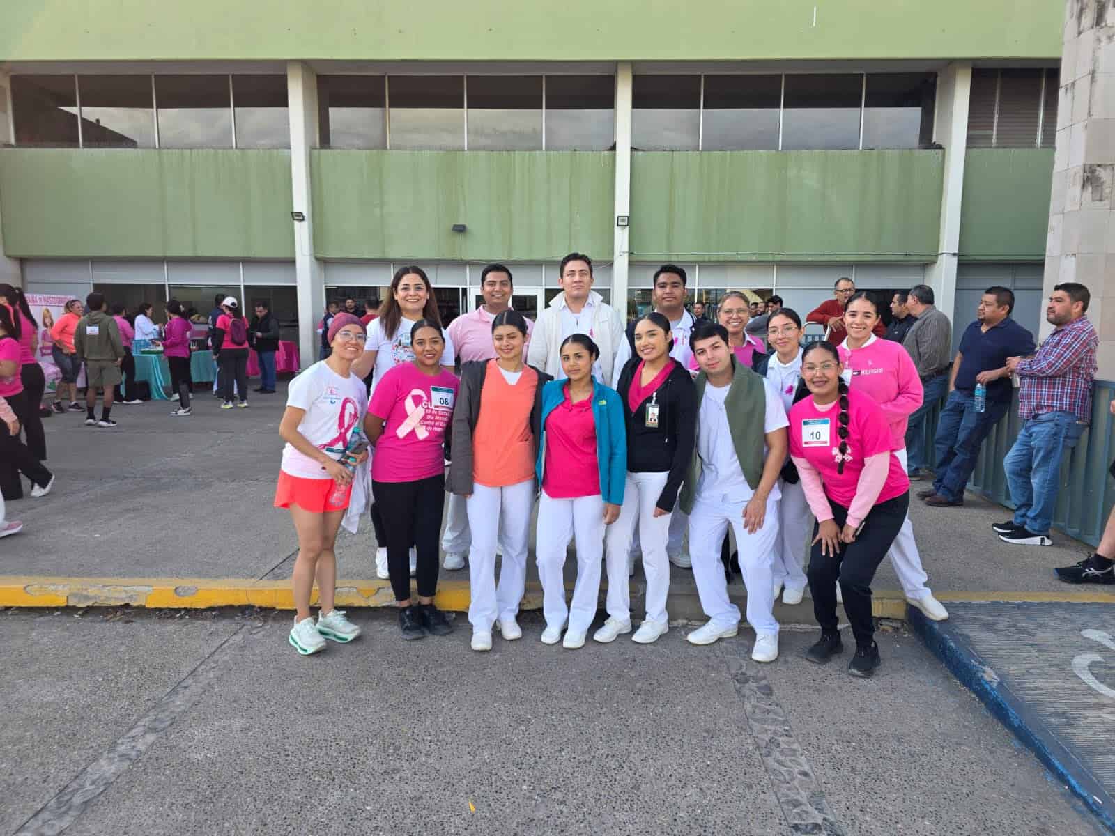 IMSS realiza carrera para concientizar sobre c&aacute;ncer de mama en Nueva Rosita