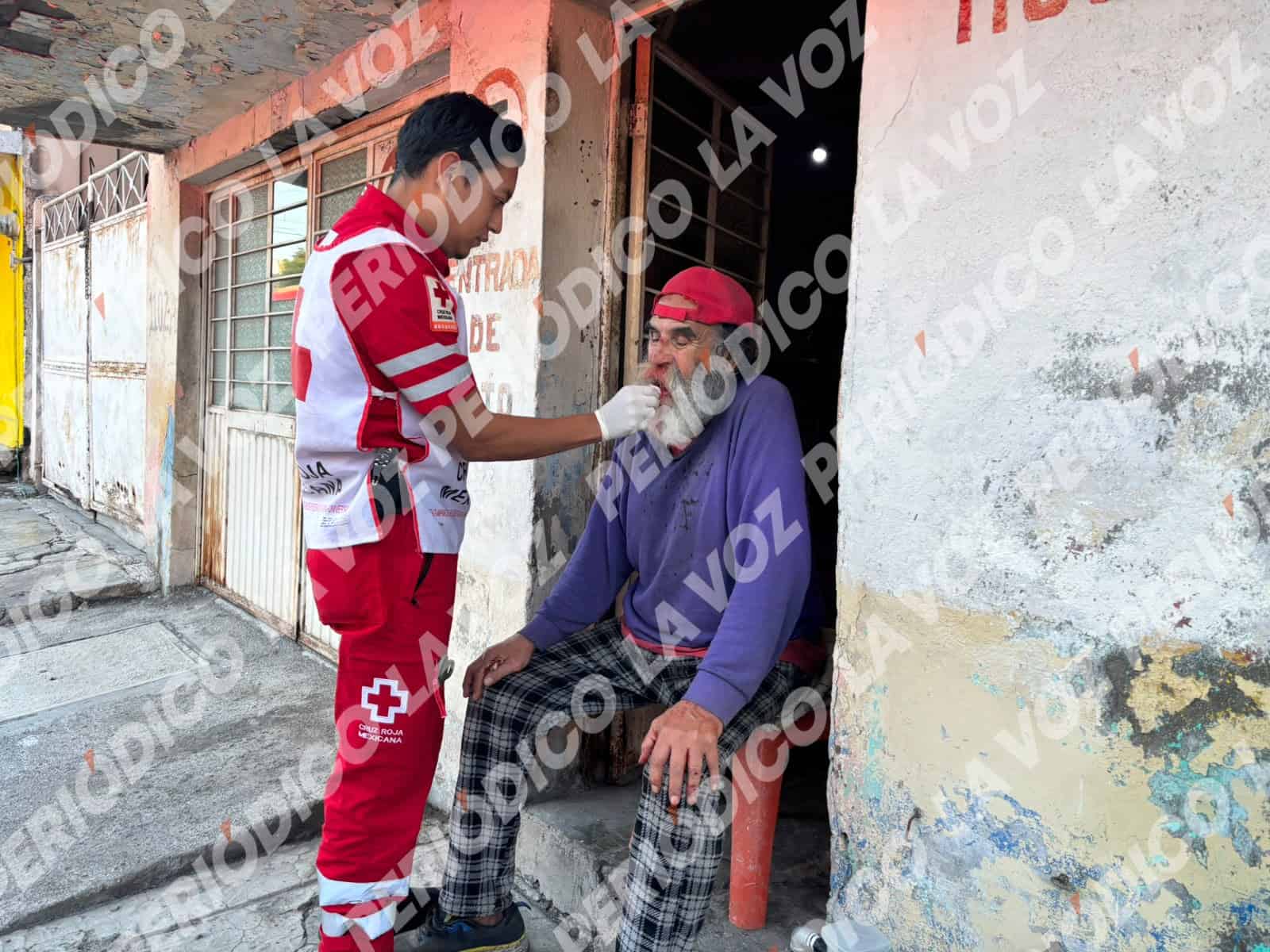 Adulto mayor cae en Monclova y es llevado al hospital Amparo Pape