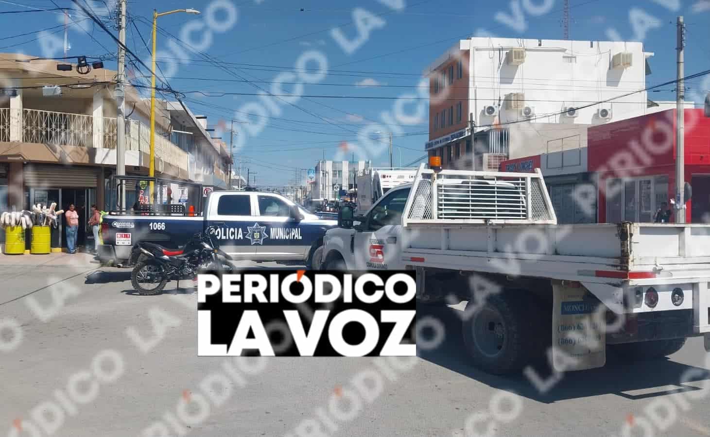 El motociclista recibió atención prehospitalaria luego del choque registrado frente a la Fiscalía General del Estado, en Frontera.