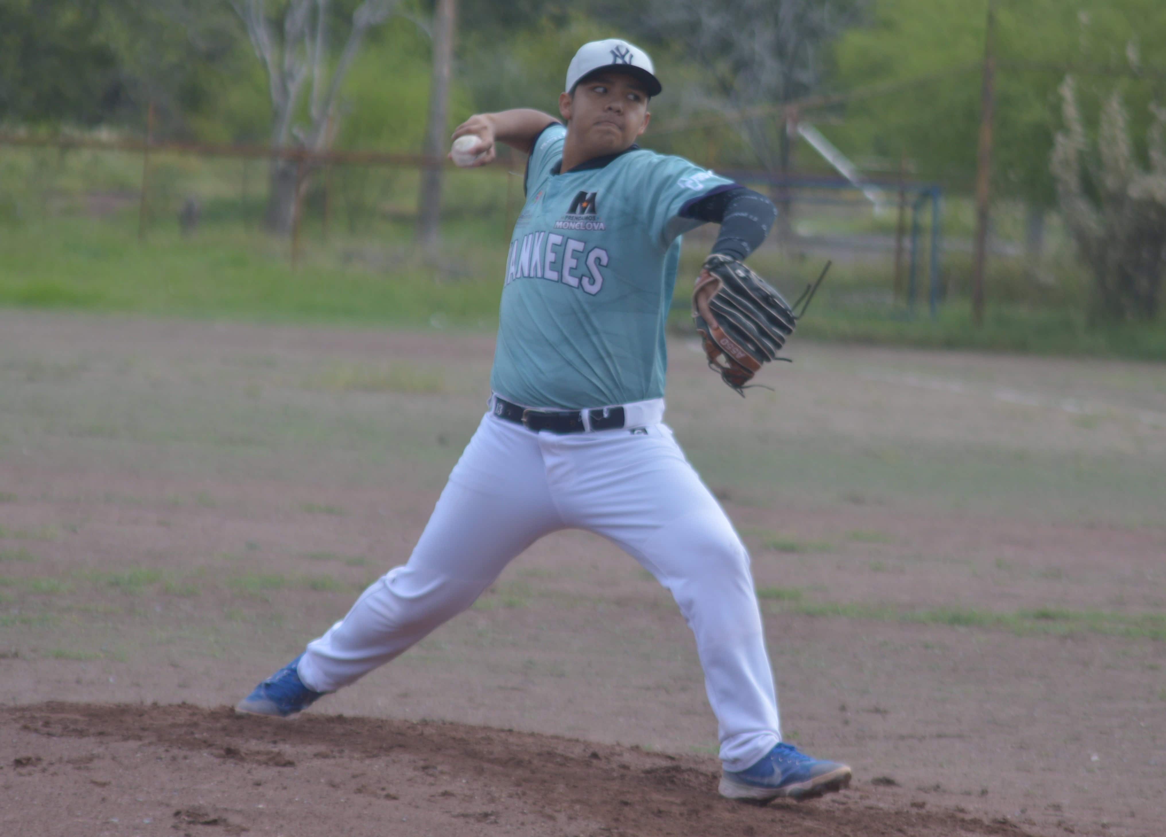 Gigantes AHMSA vencen a Yankees por 5-3 en emocionante partido