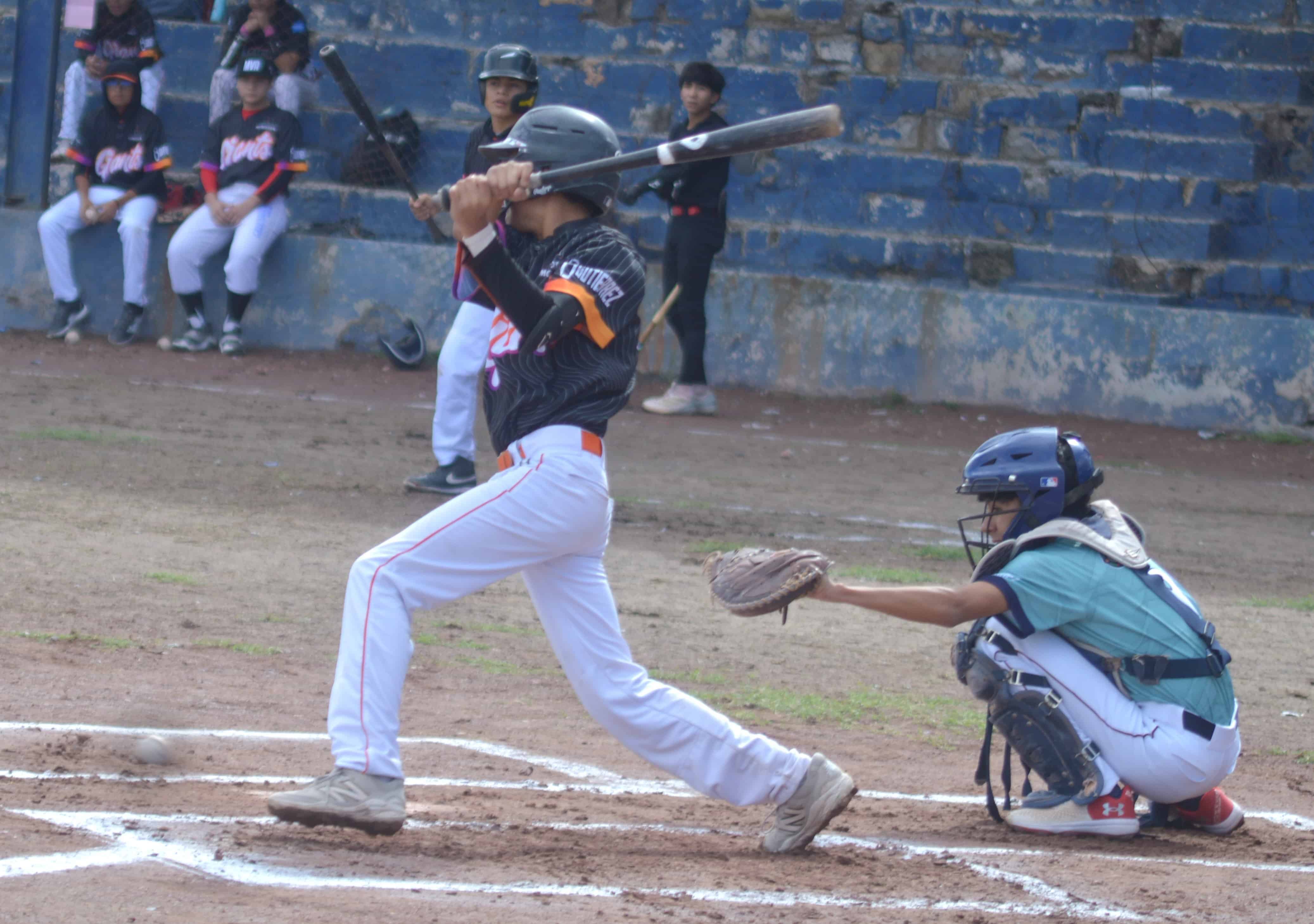Gigantes AHMSA vencen a Yankees por 5-3 en emocionante partido