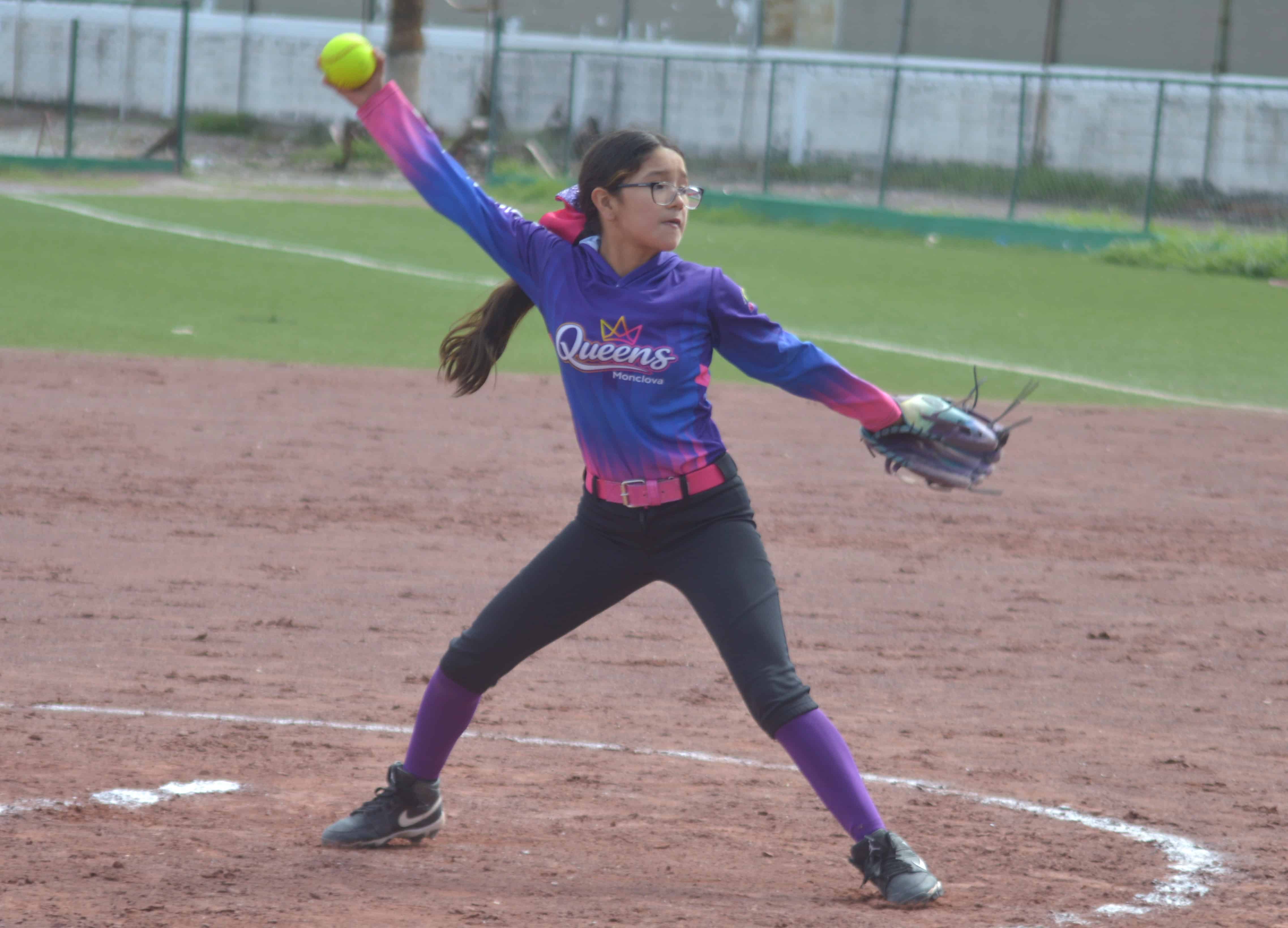 Mitoteras logran emocionante triunfo ante Queens en la Liga Municipal de Softbol
