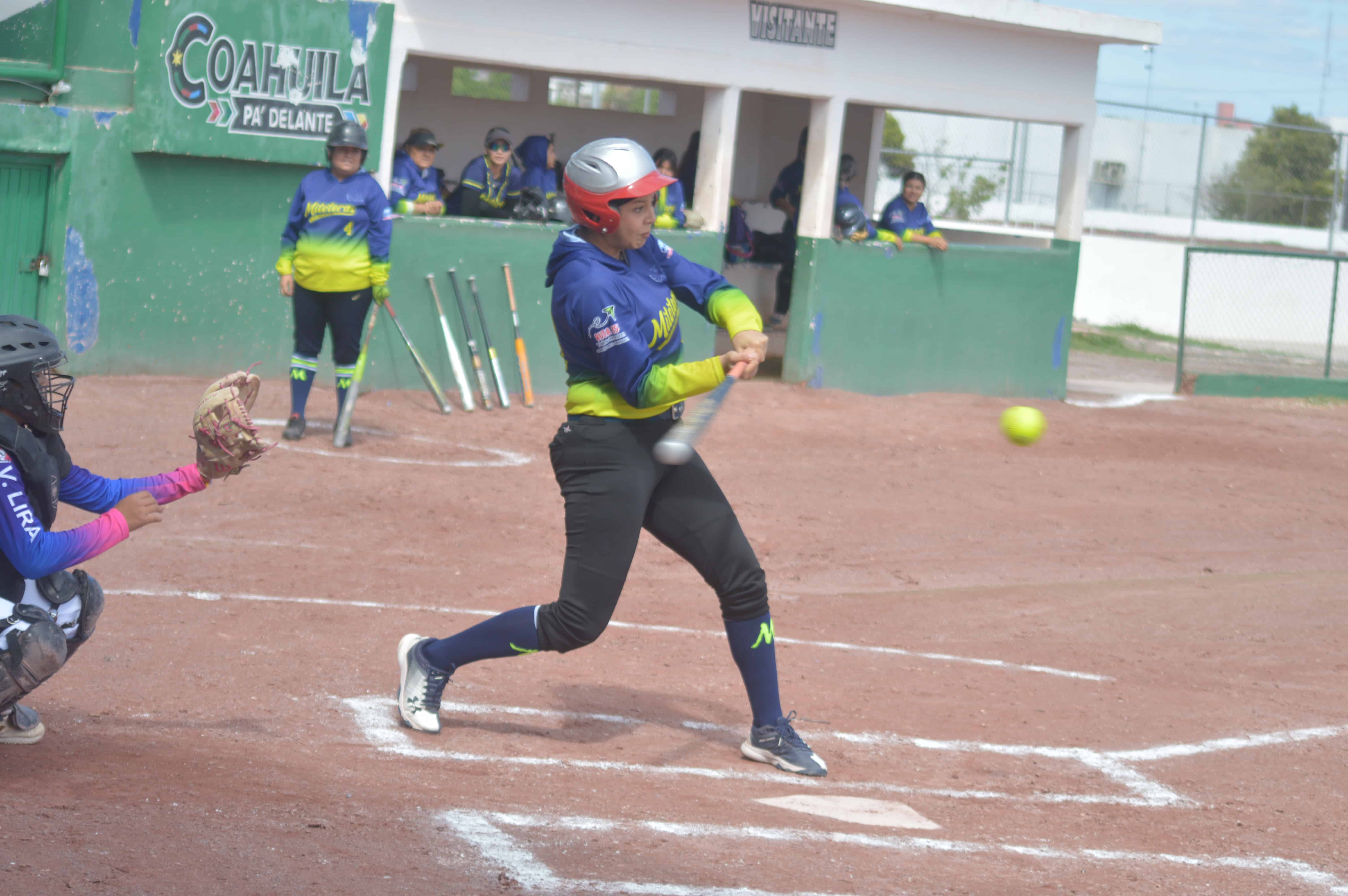 Mitoteras logran emocionante triunfo ante Queens en la Liga Municipal de Softbol Mitoteras logran emocionante triunfo ante Queens en la Liga Municipal de Softbol