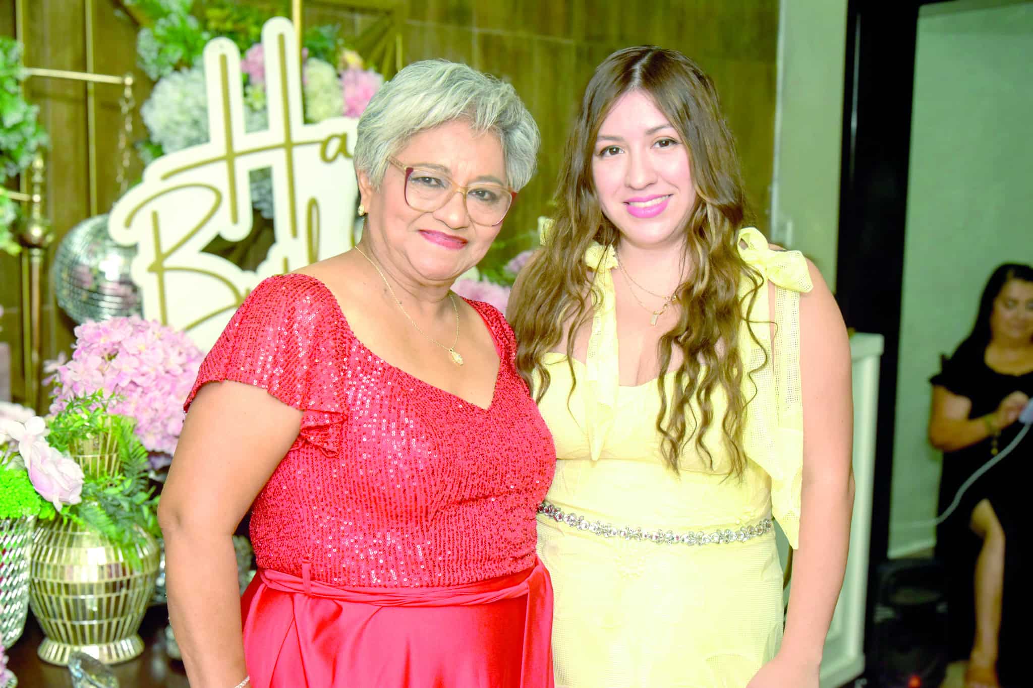 Teresita Salom&oacute;n celebra su cumplea&ntilde;os 70 con fiesta sorpresa