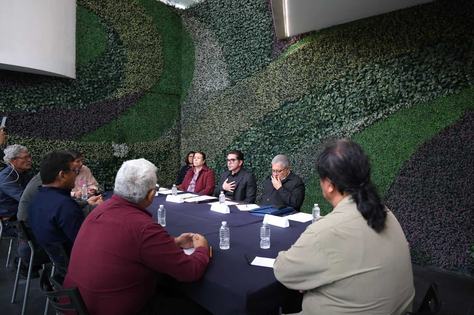 Extrabajadores de AHMSA se movilizan en CDMX y mantendrán plantón en el Zócalo Extrabajadores de AHMSA se movilizan en CDMX y mantendrán plantón en el Zócalo