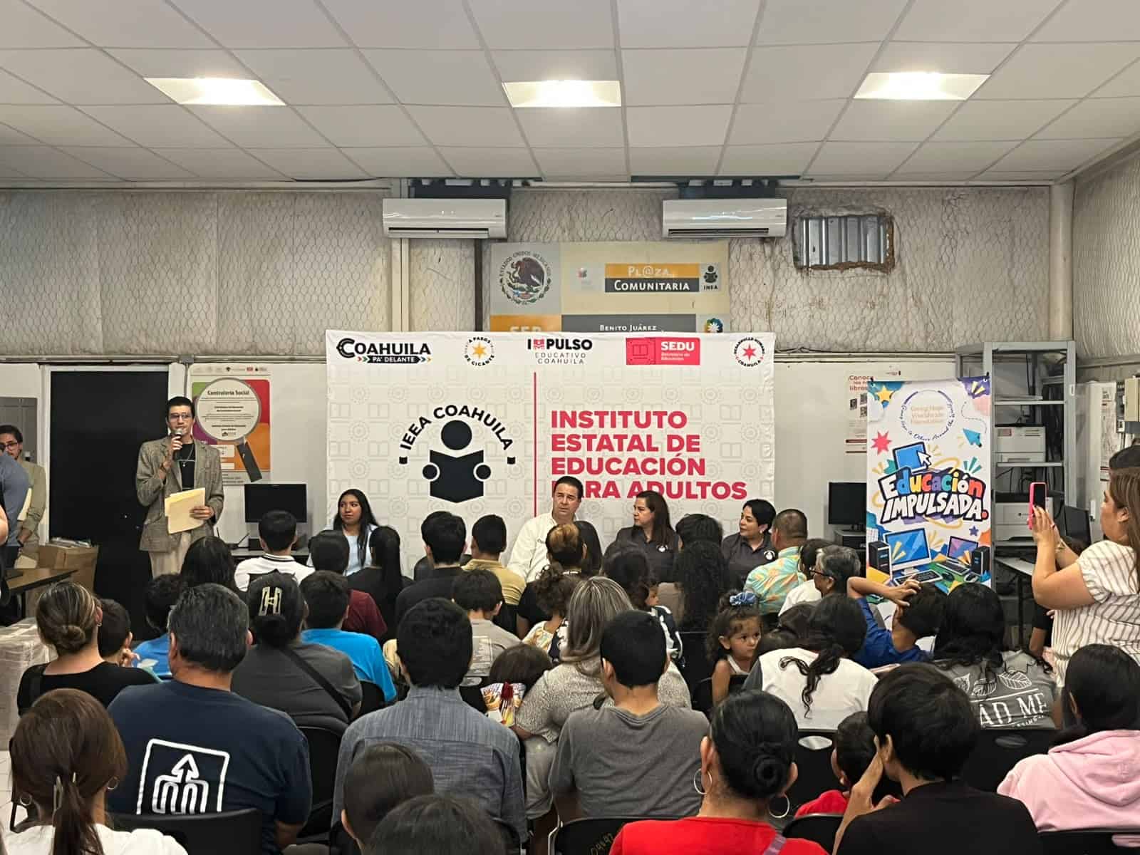 Donan 30 computadoras para impulsar educaci&oacute;n