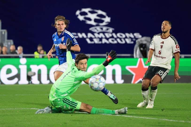 Como 1907 golea 4-1 al Manchester United en Champions League Como 1907 golea 4-1 al Manchester United en Champions League