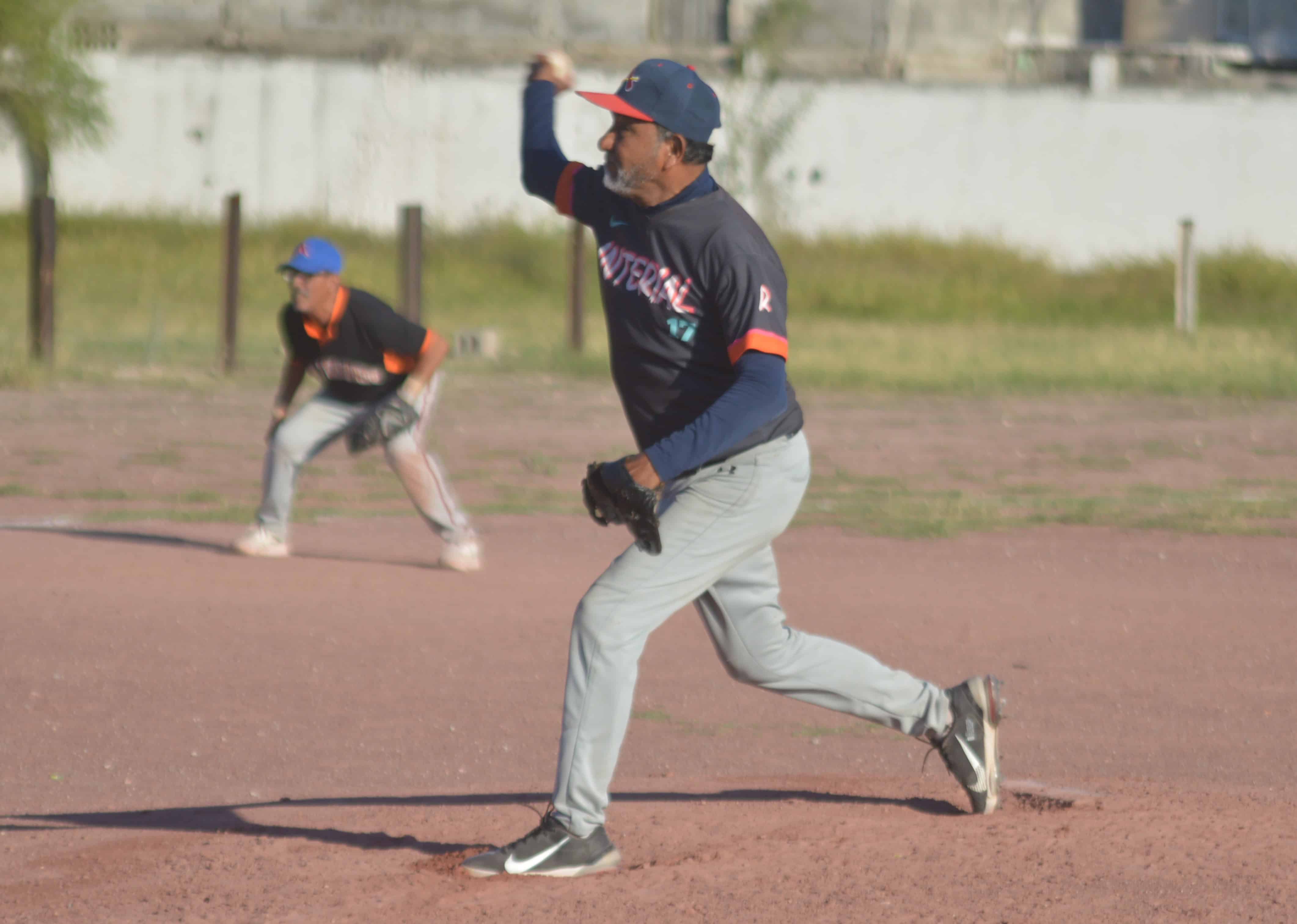 Victoria contundente de Interial Saltillo sobre Piratas en la Liga de B&eacute;isbol 60 y m&aacute;s