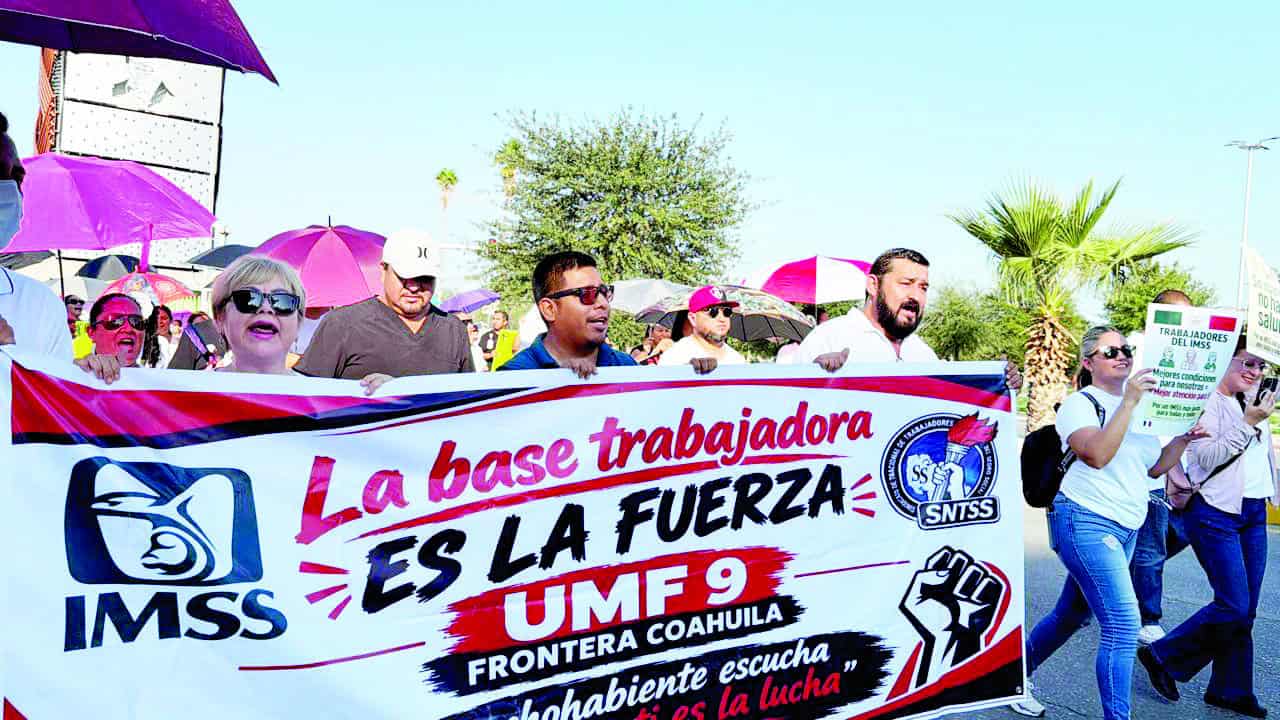IMSS Monclova se suma a la megamarcha nacional por incremento salarial