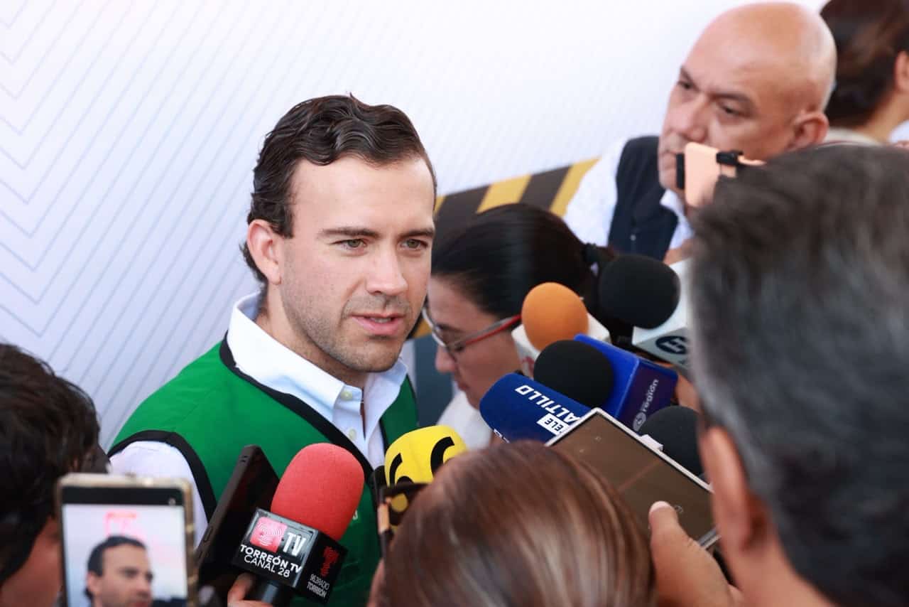 Gabriel Elizondo presenta 32 iniciativas en Torre&oacute;n: Obras y propuestas