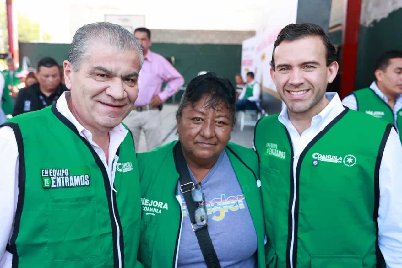 Gabriel Elizondo presenta 32 iniciativas en Torre&oacute;n: Obras y propuestas