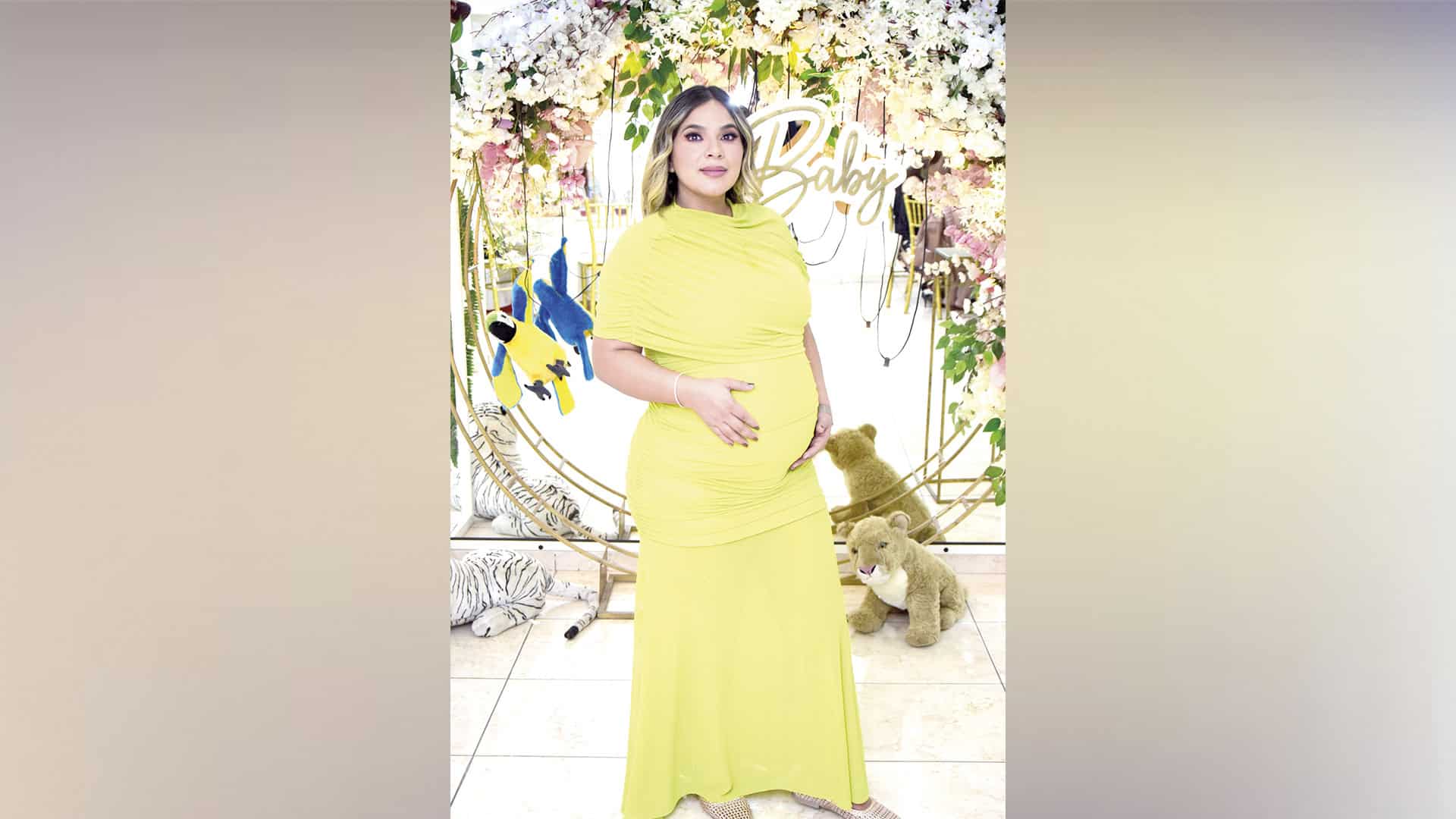 Gabriela Ramos celebra su baby shower en familia