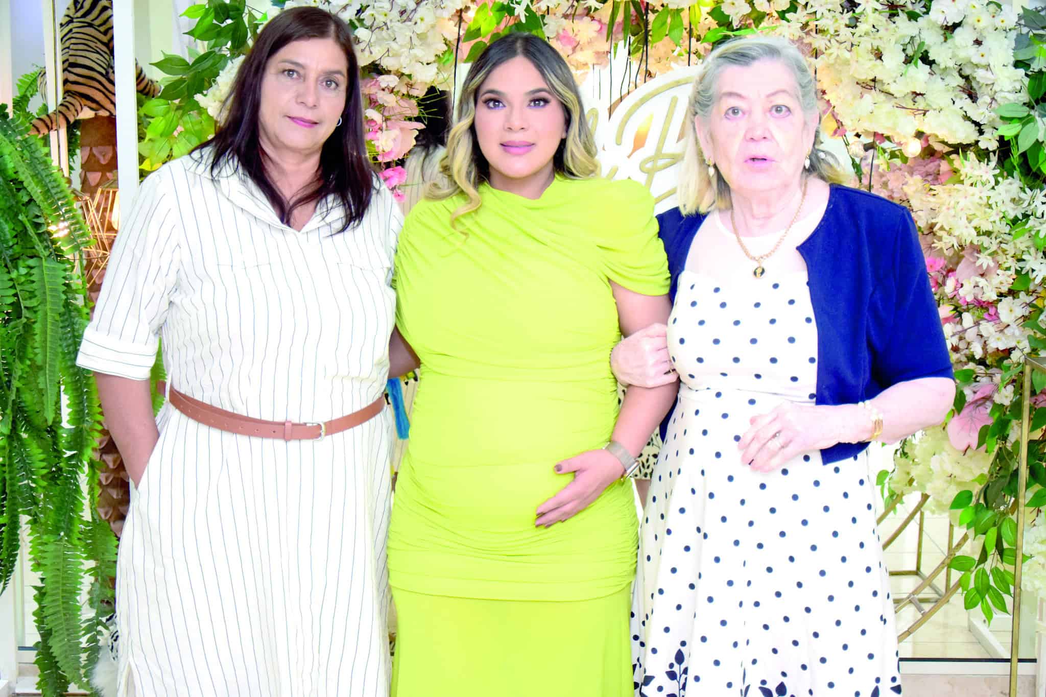 Gabriela Ramos celebra su baby shower en familia