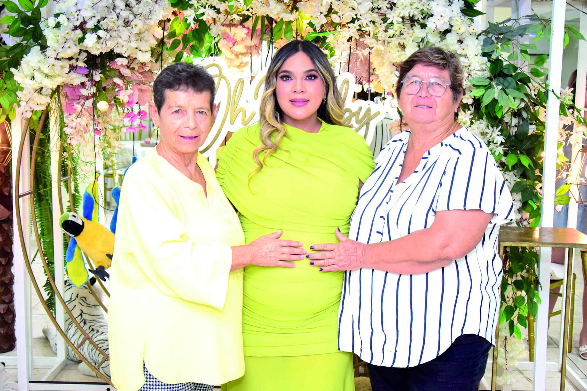 Gabriela Ramos celebra su baby shower en familia