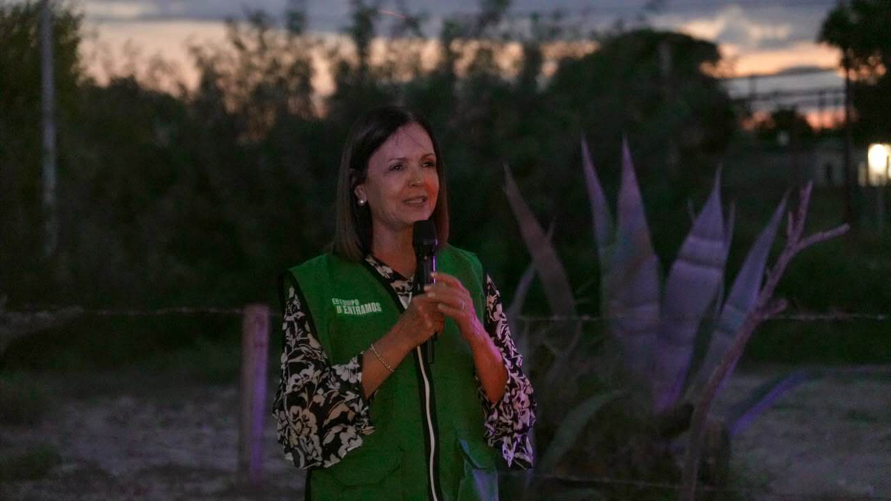 Sari P&eacute;rez arranca obra de electrificaci&oacute;n y alumbrado en la colonia Diana Laura