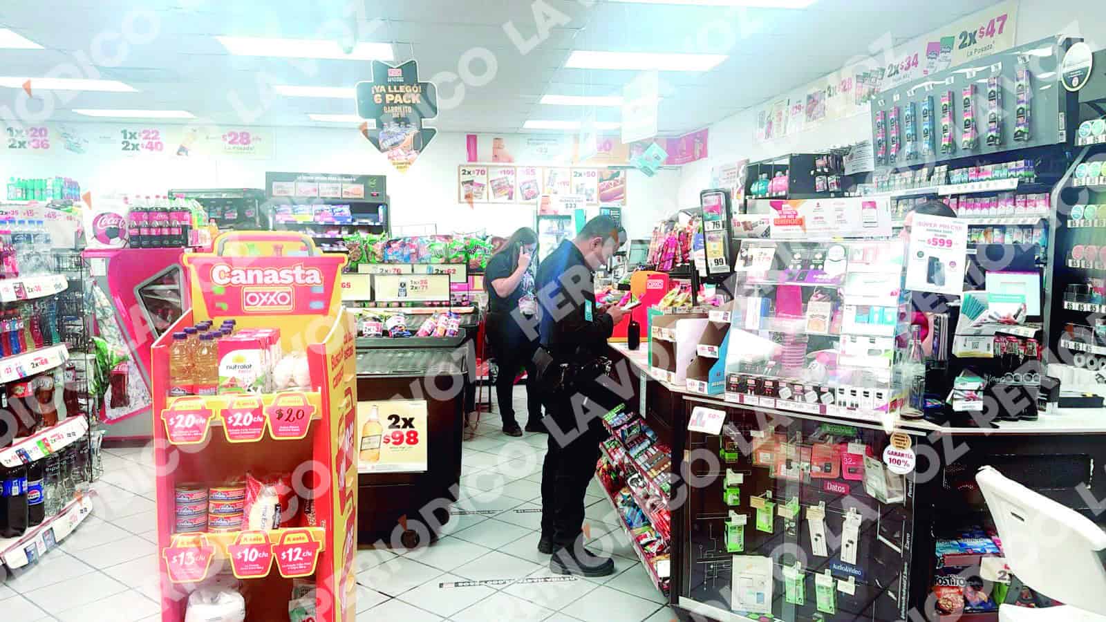 Asaltan a trabajadora en tienda de conveniencia en Monclova