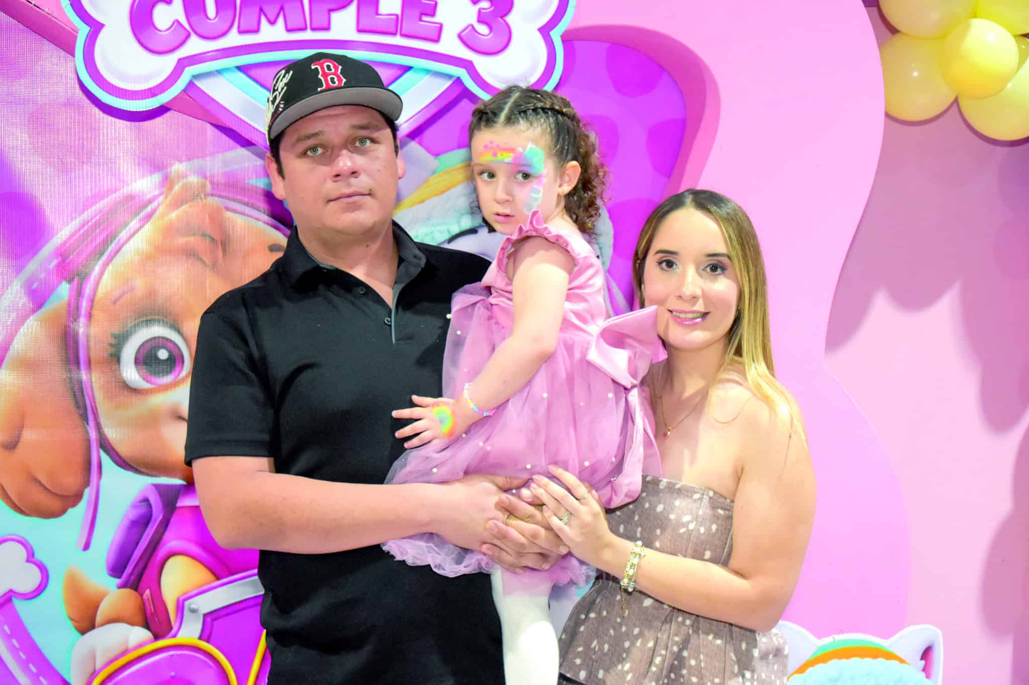 Fiesta de cumplea&ntilde;os de Maryel Saldivar re&uacute;ne a familiares y amigos