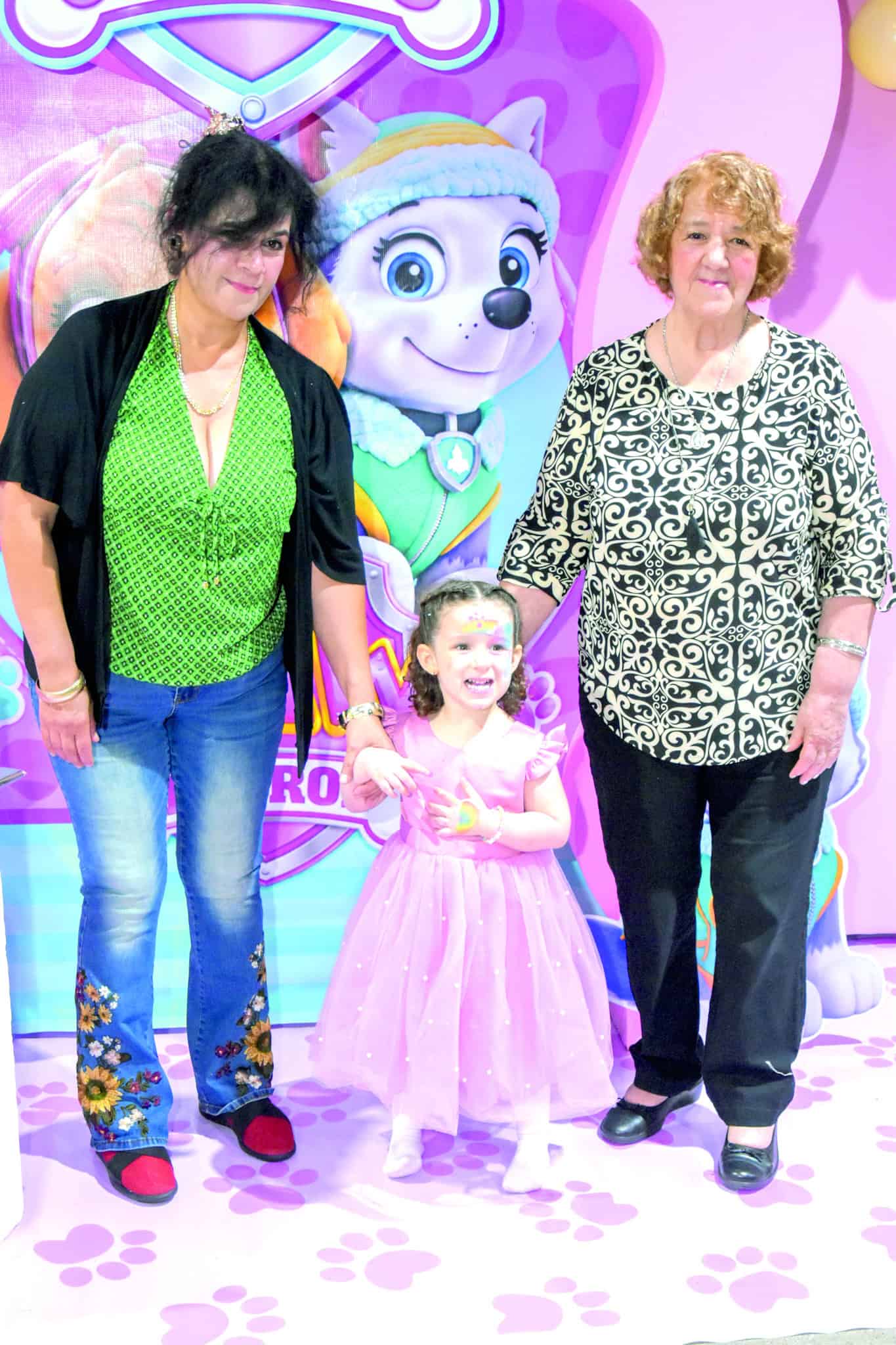 Fiesta de cumplea&ntilde;os de Maryel Saldivar re&uacute;ne a familiares y amigos