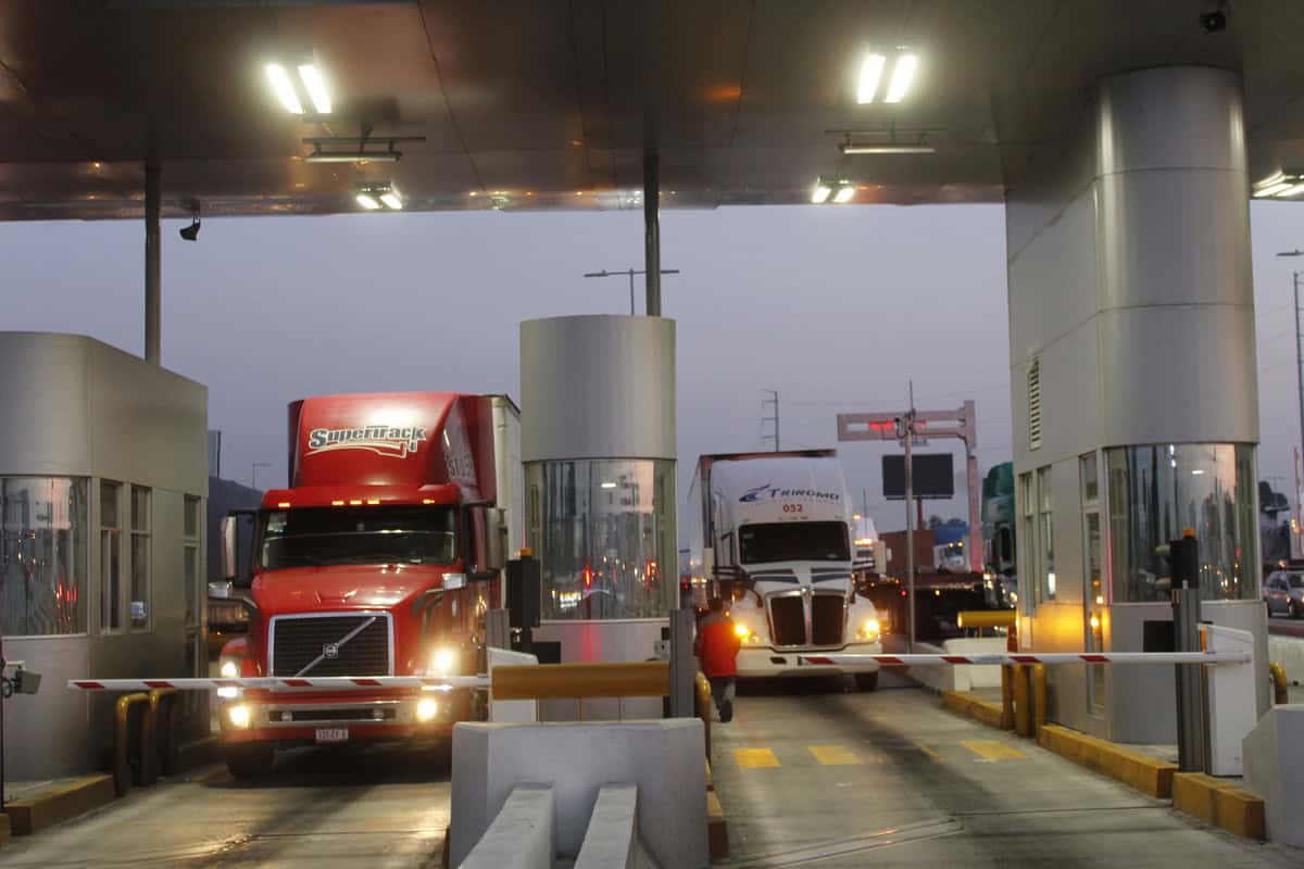 Transportistas exigen al Gobierno federal indemnizaci&oacute;n por robos en autopistas